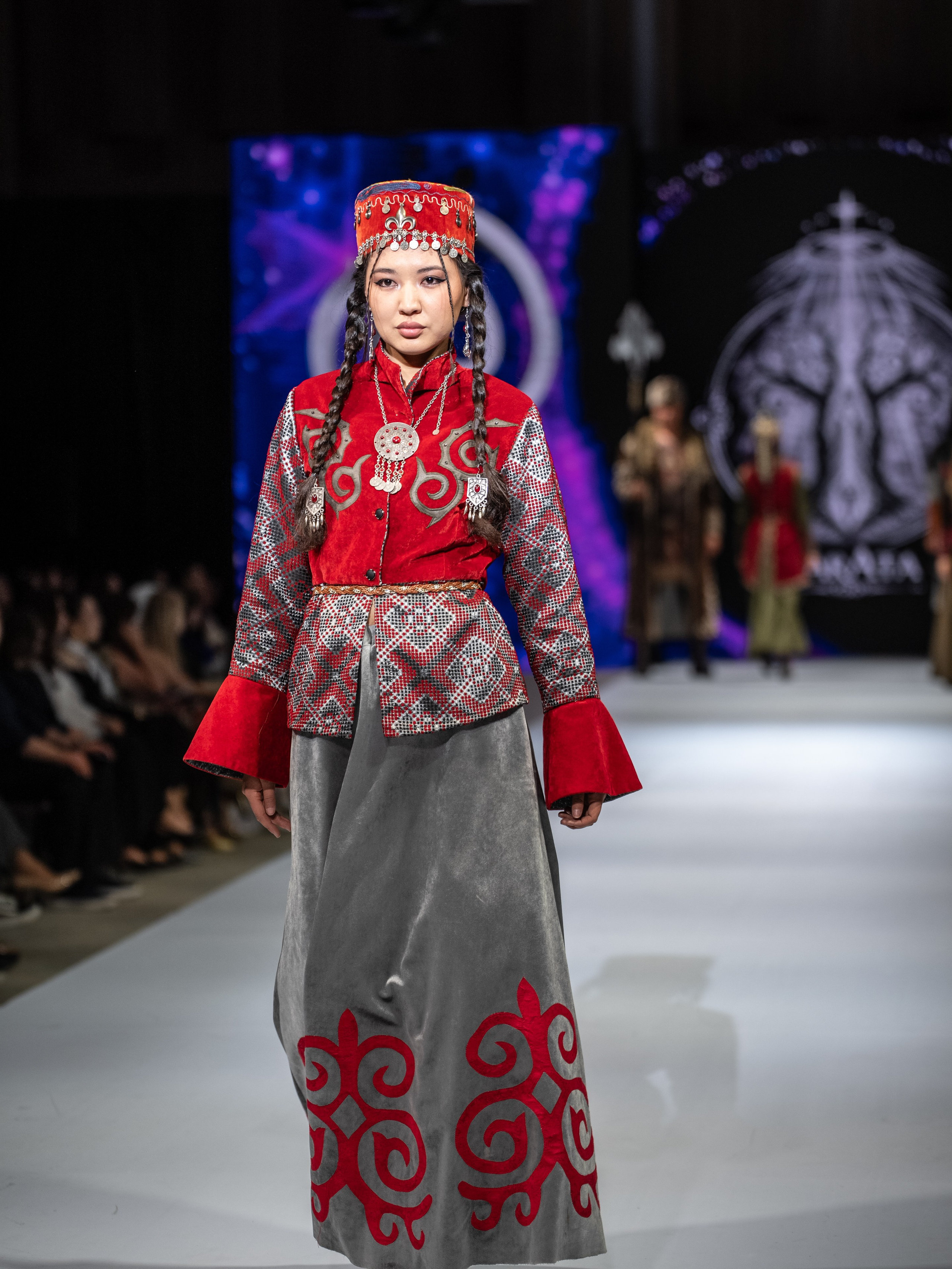 EURASIAN FASHION WEEK Lo Zarata. Сайт Алматинского НЮ АРТ, будуар и фэшн фотографа Дениса Карпенко