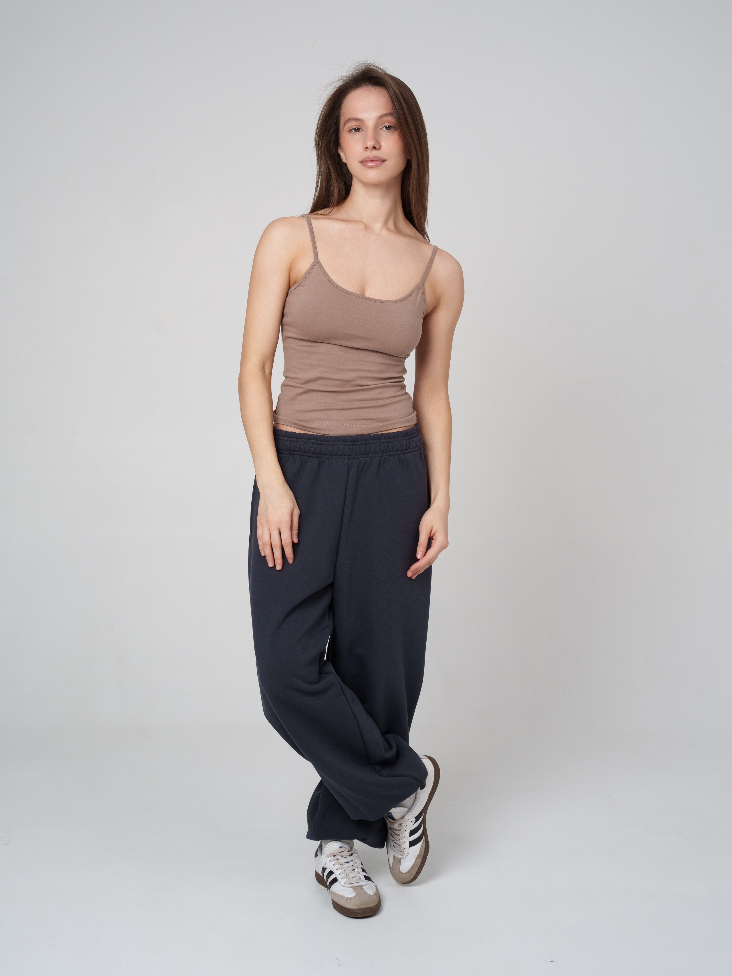 Топы на сером фоне. Иван Упоров — фотограф, рилсмейкер чебоксары