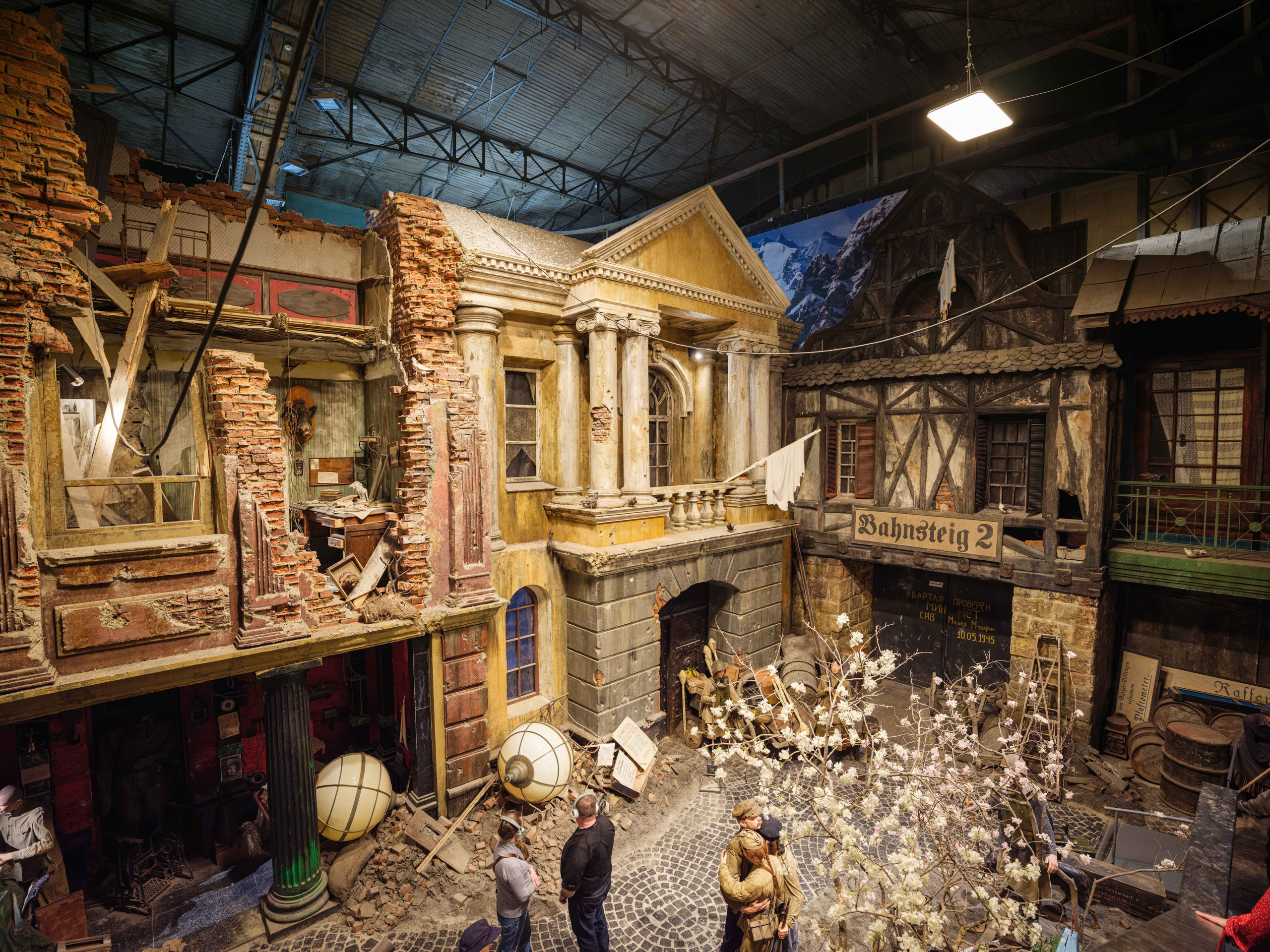 Пропавшие в кинохронике. Фотограф Балаев Михаил