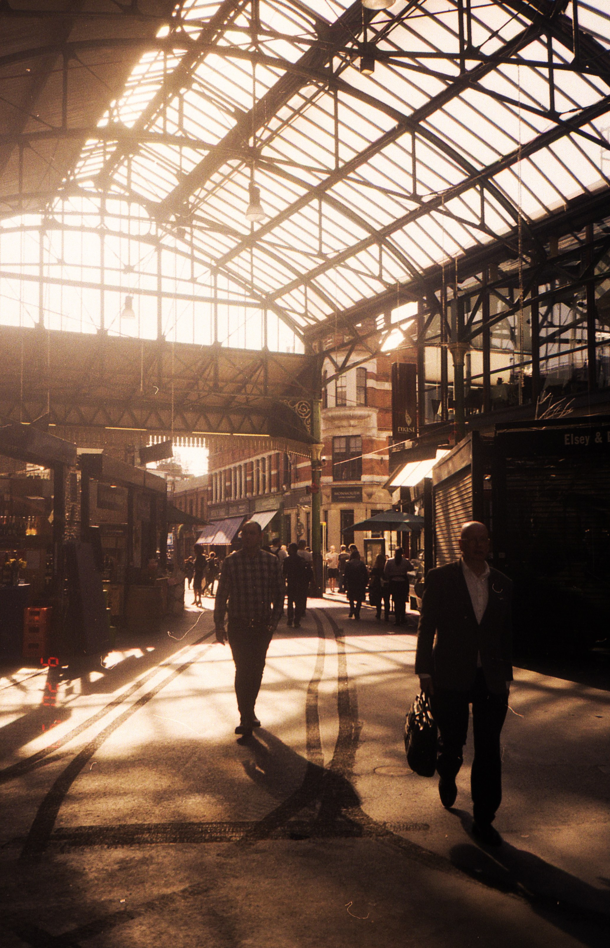 Analog London. Iraogo