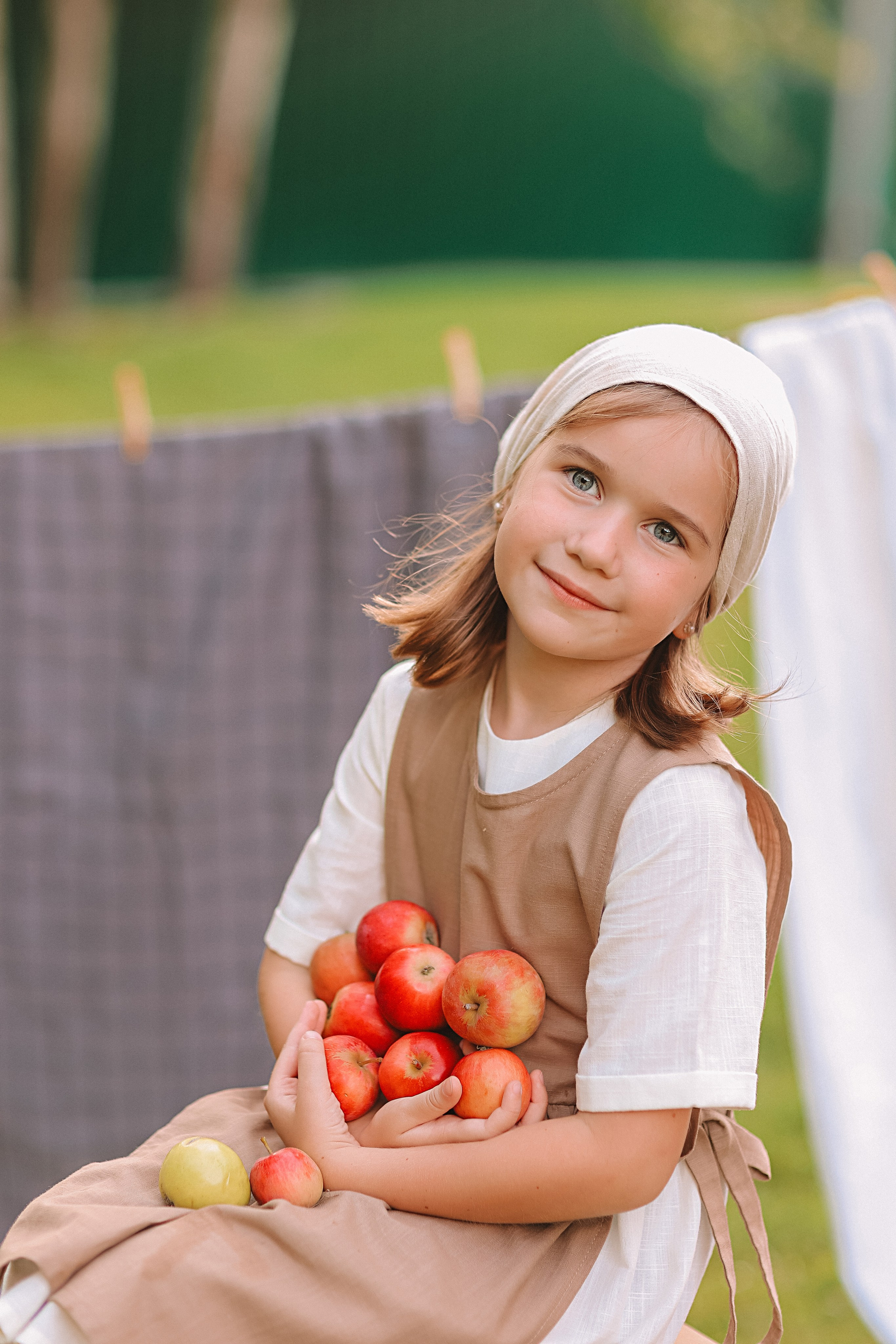 Стирка у дома. Семейный фотограф Тюмень, фотограф на роды Салмина Мария
