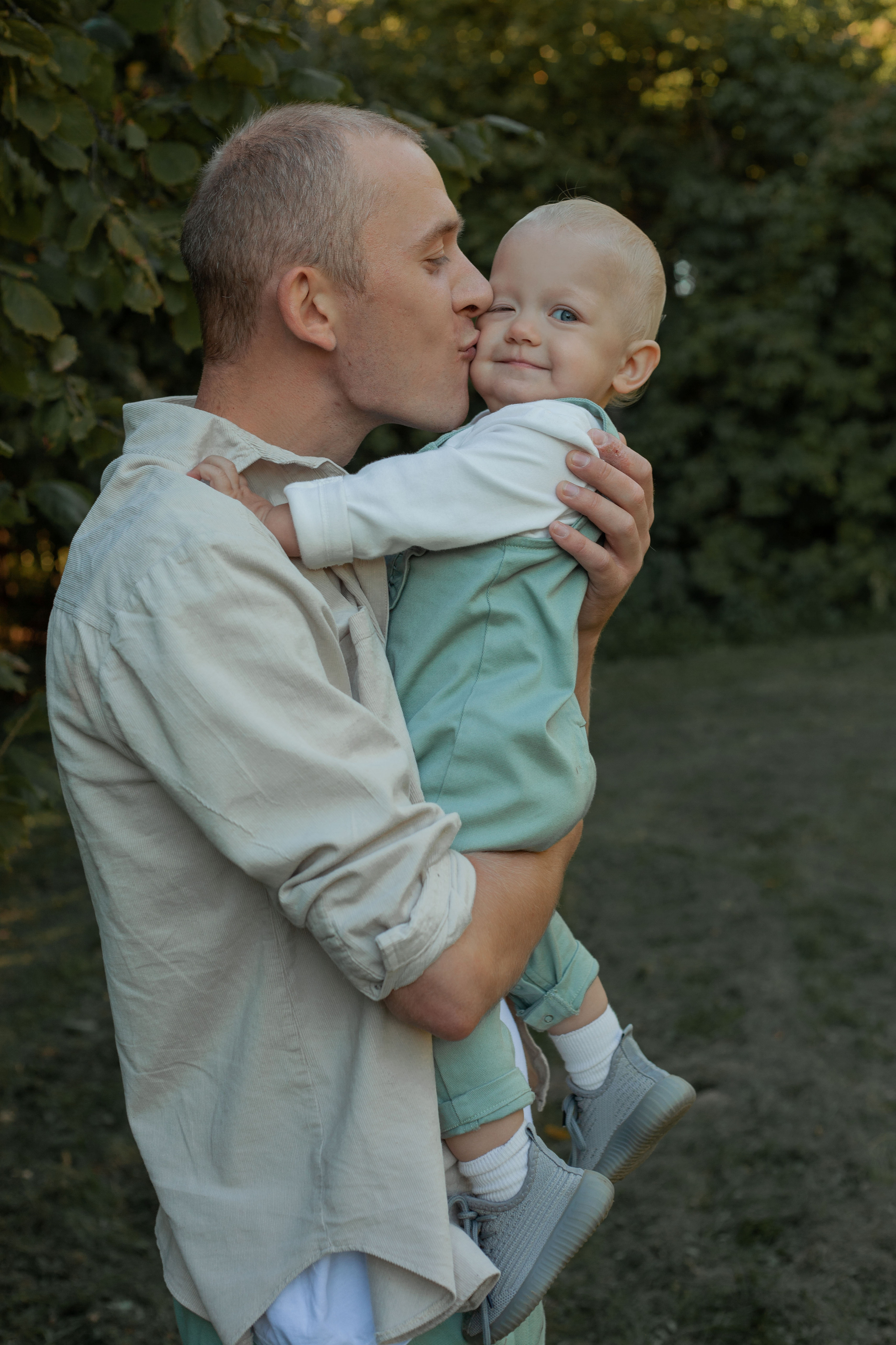 Семейная прогулка в парке. Фотограф видеограф Ольга Василевская