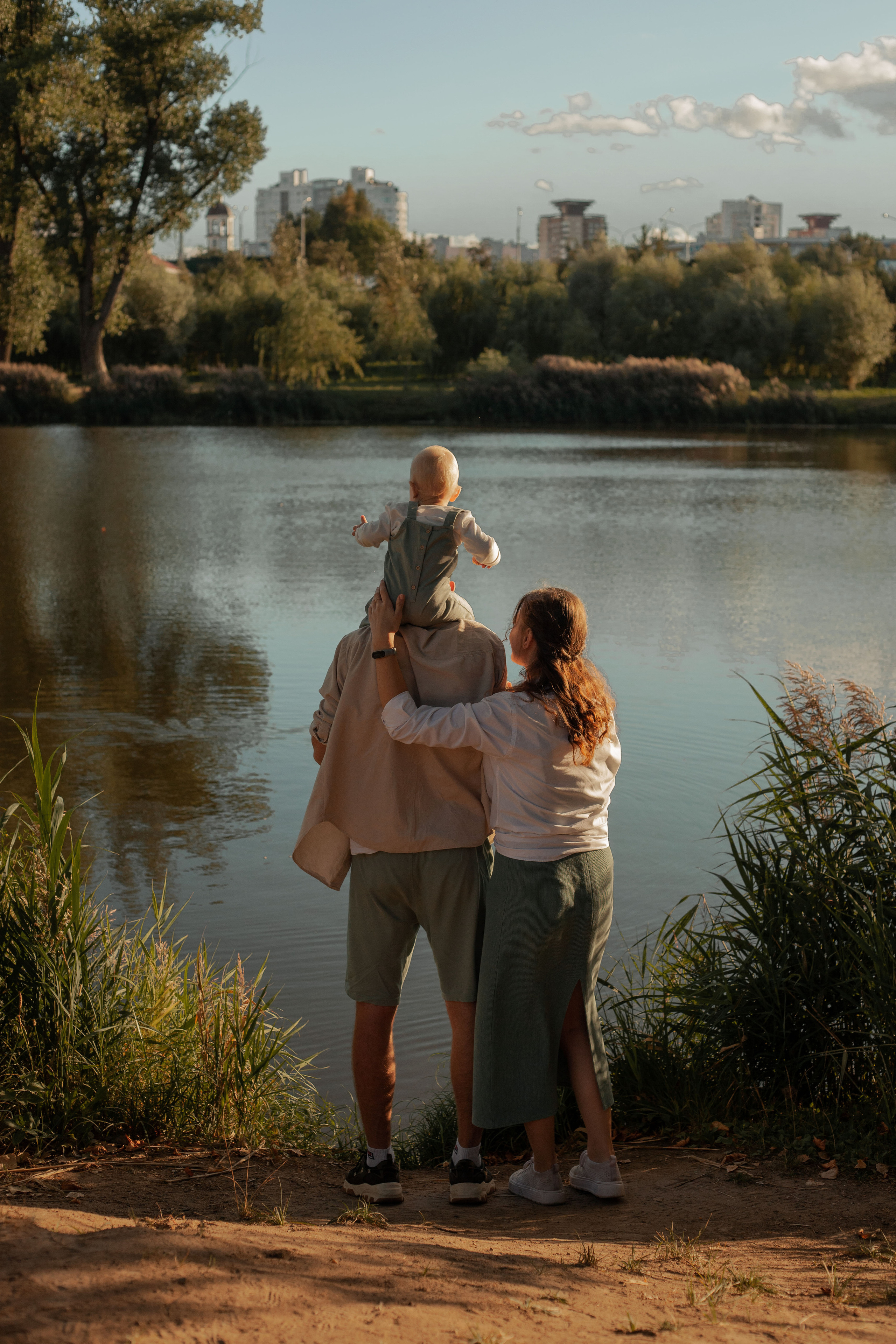 Семейная прогулка в парке. Фотограф видеограф Ольга Василевская