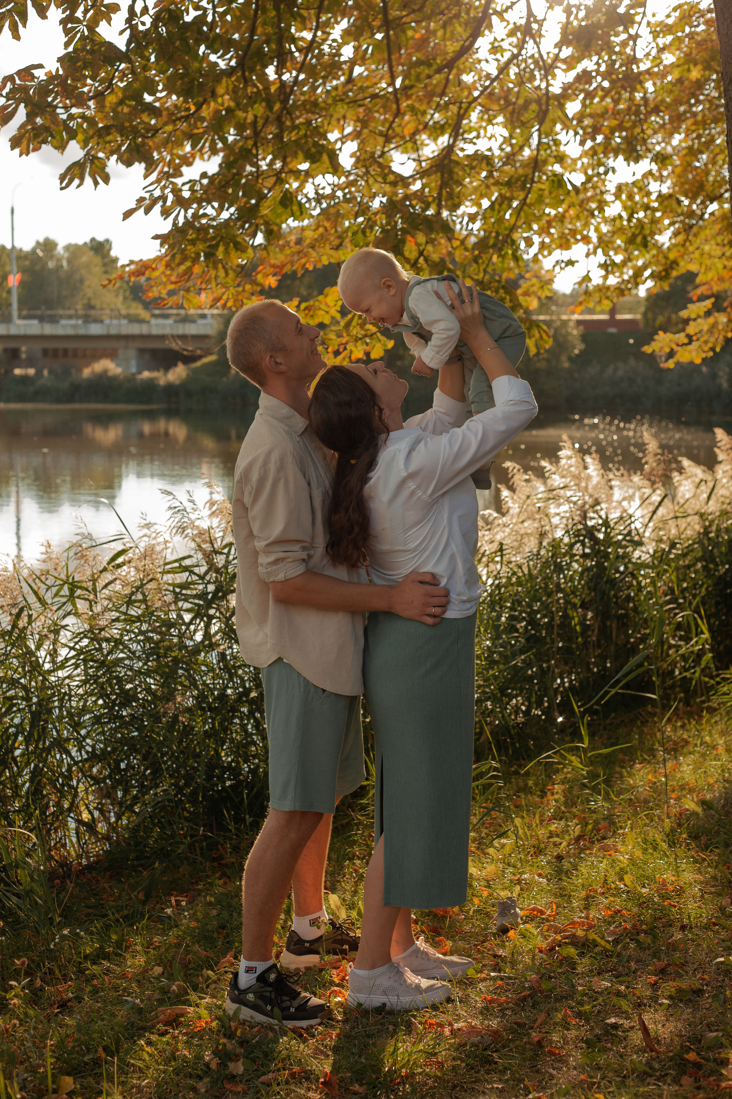 Семейная прогулка в парке. Фотограф видеограф Ольга Василевская