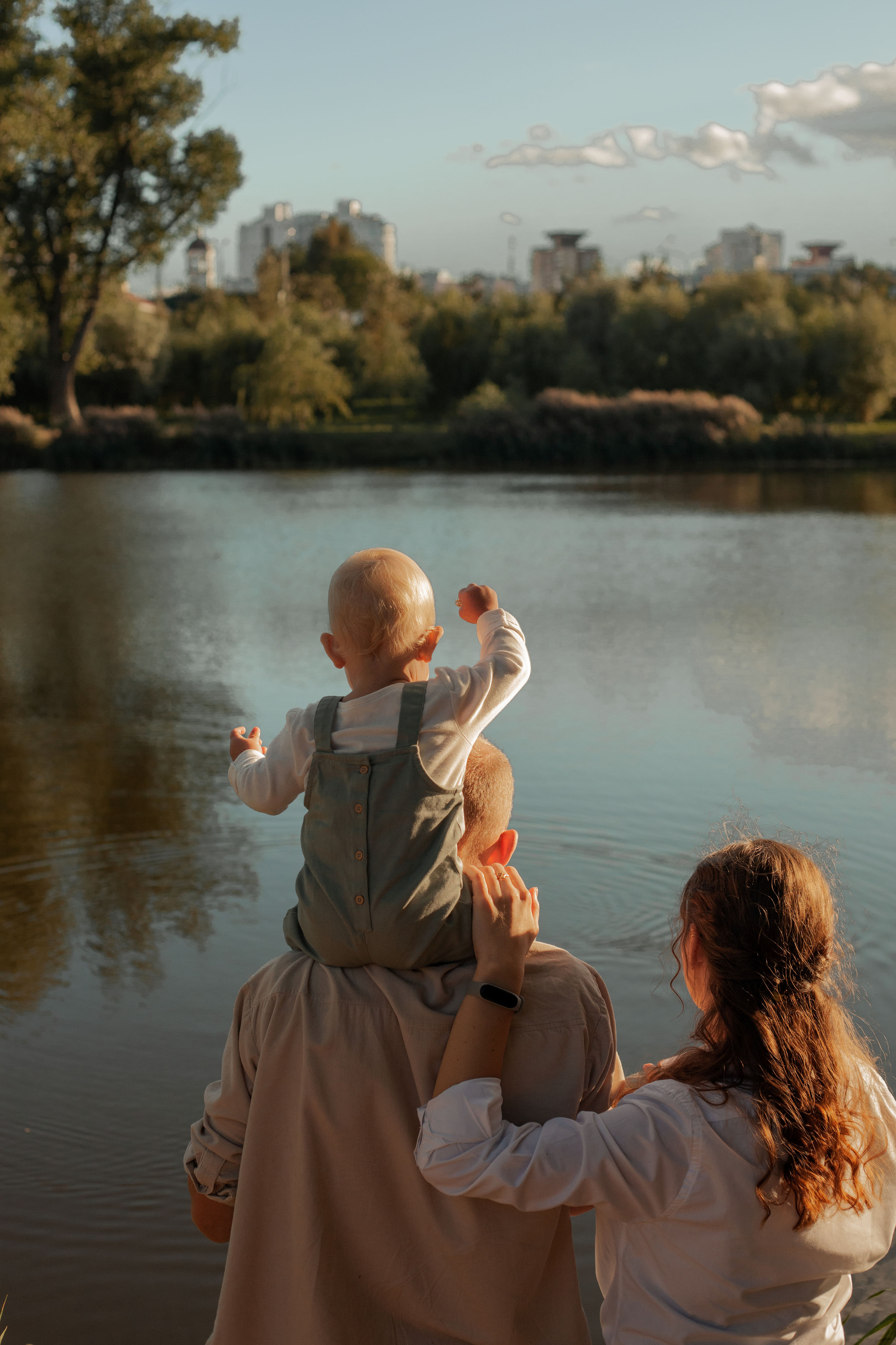 Семейная прогулка в парке. Фотограф видеограф Ольга Василевская
