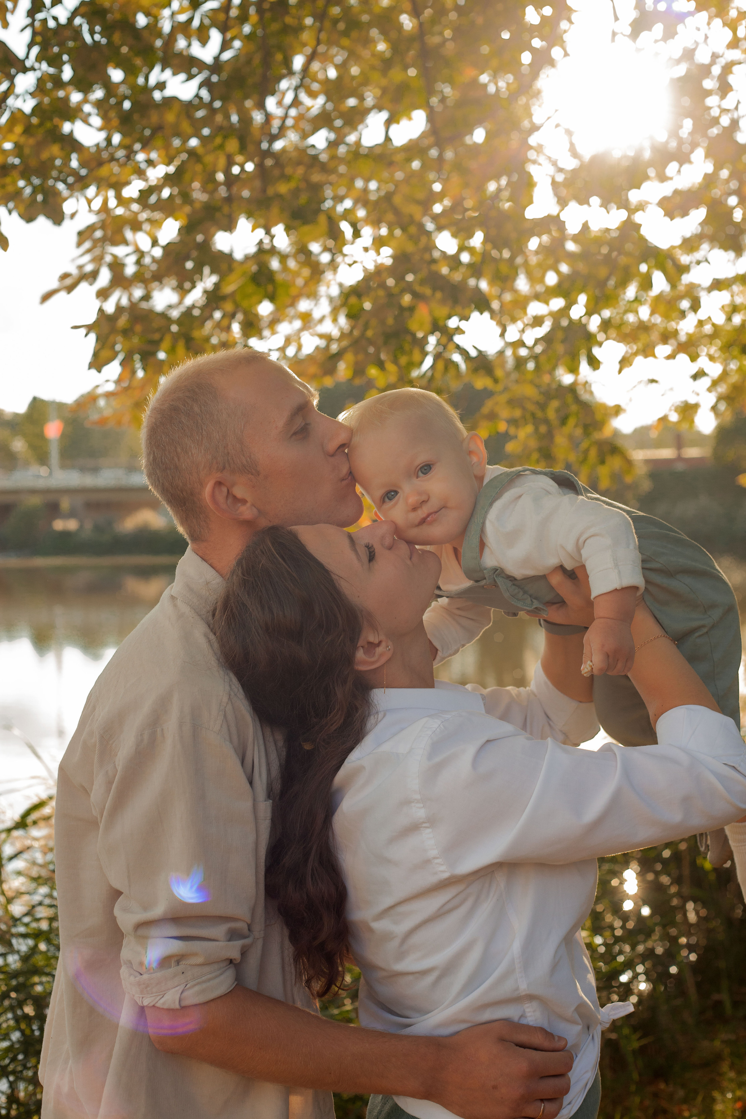 Семейная прогулка в парке. Фотограф видеограф Ольга Василевская