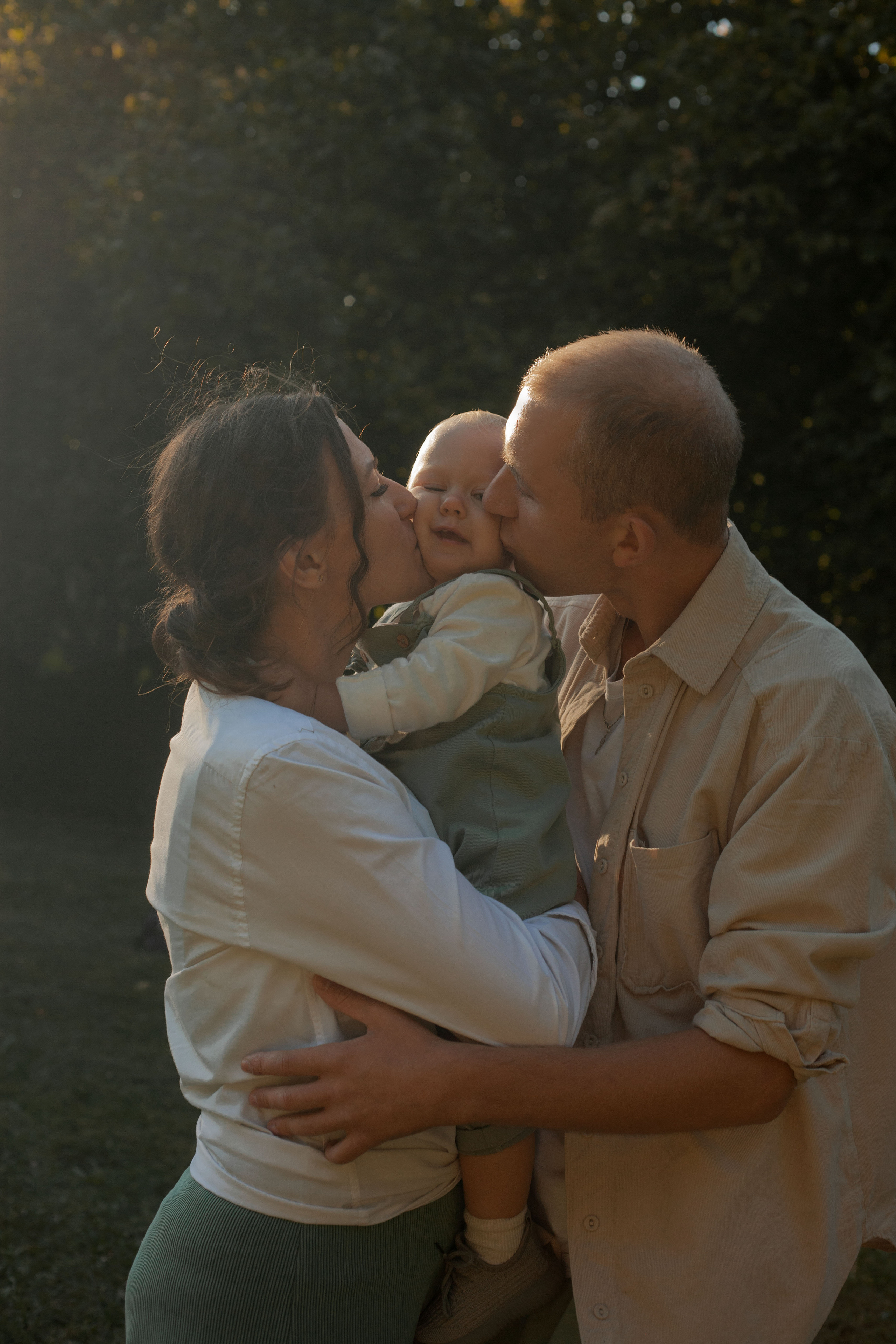 Семейная прогулка в парке. Фотограф видеограф Ольга Василевская