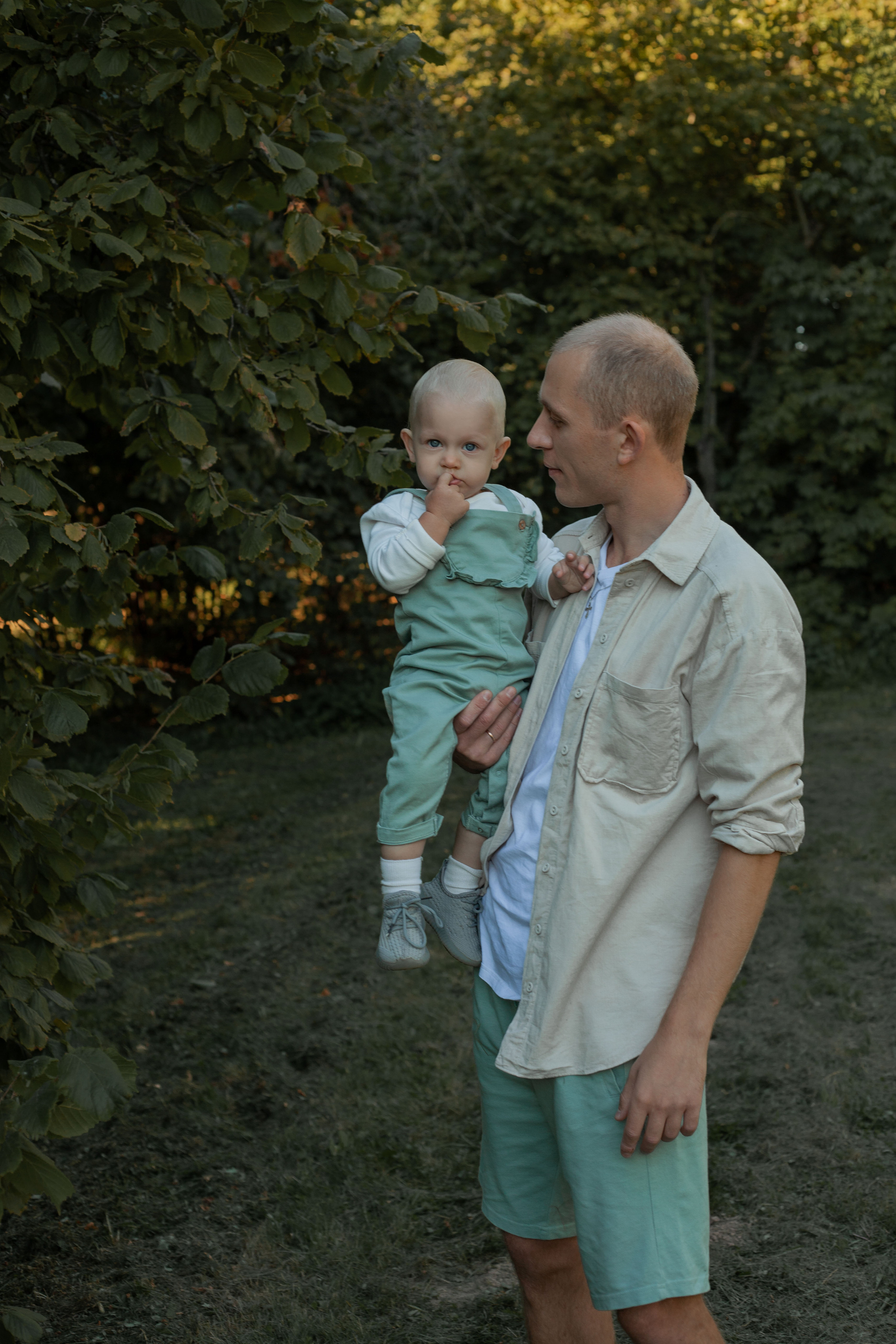 Семейная прогулка в парке. Фотограф видеограф Ольга Василевская