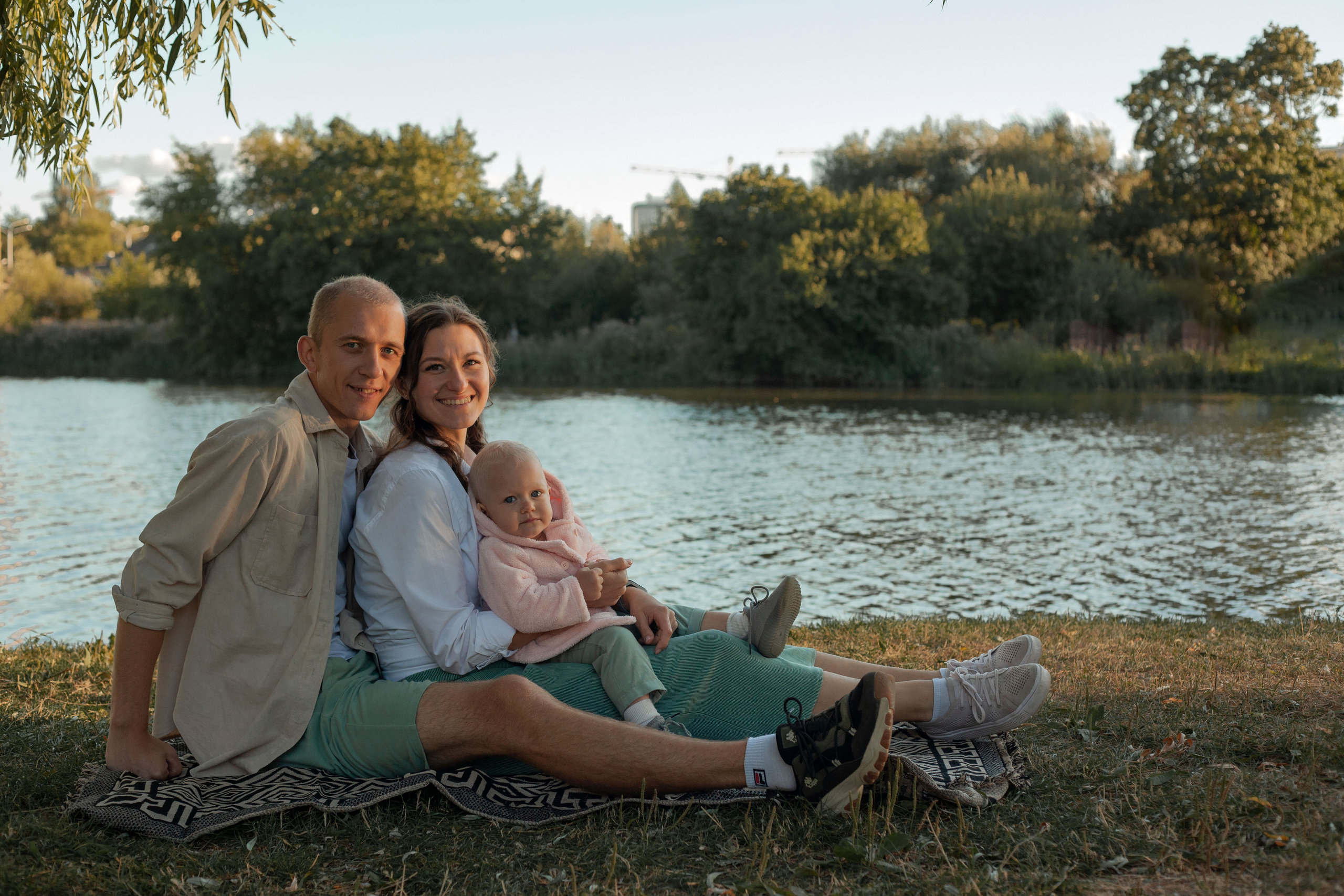 Семейная прогулка в парке. Фотограф видеограф Ольга Василевская