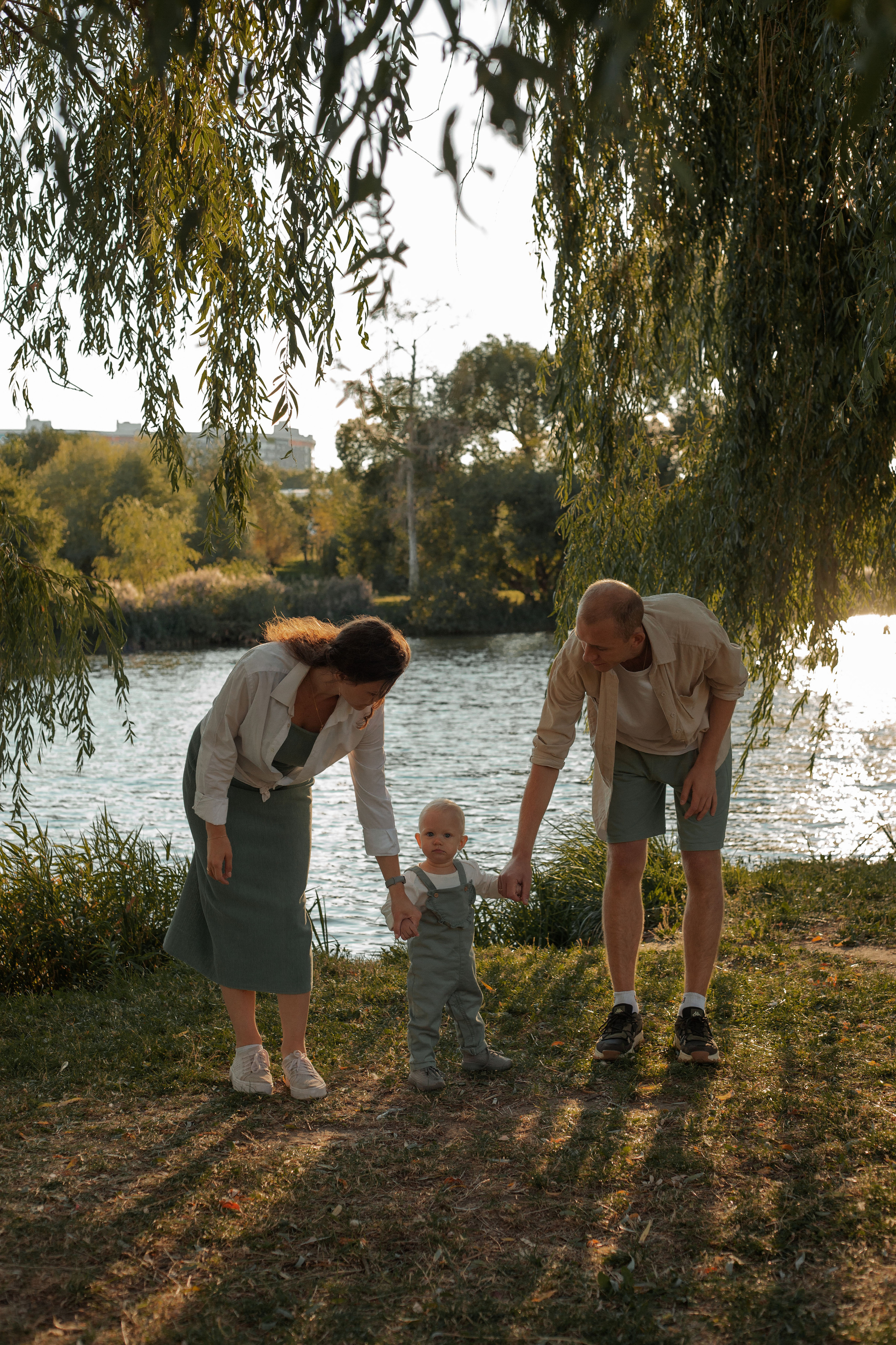 Семейная прогулка в парке. Фотограф видеограф Ольга Василевская