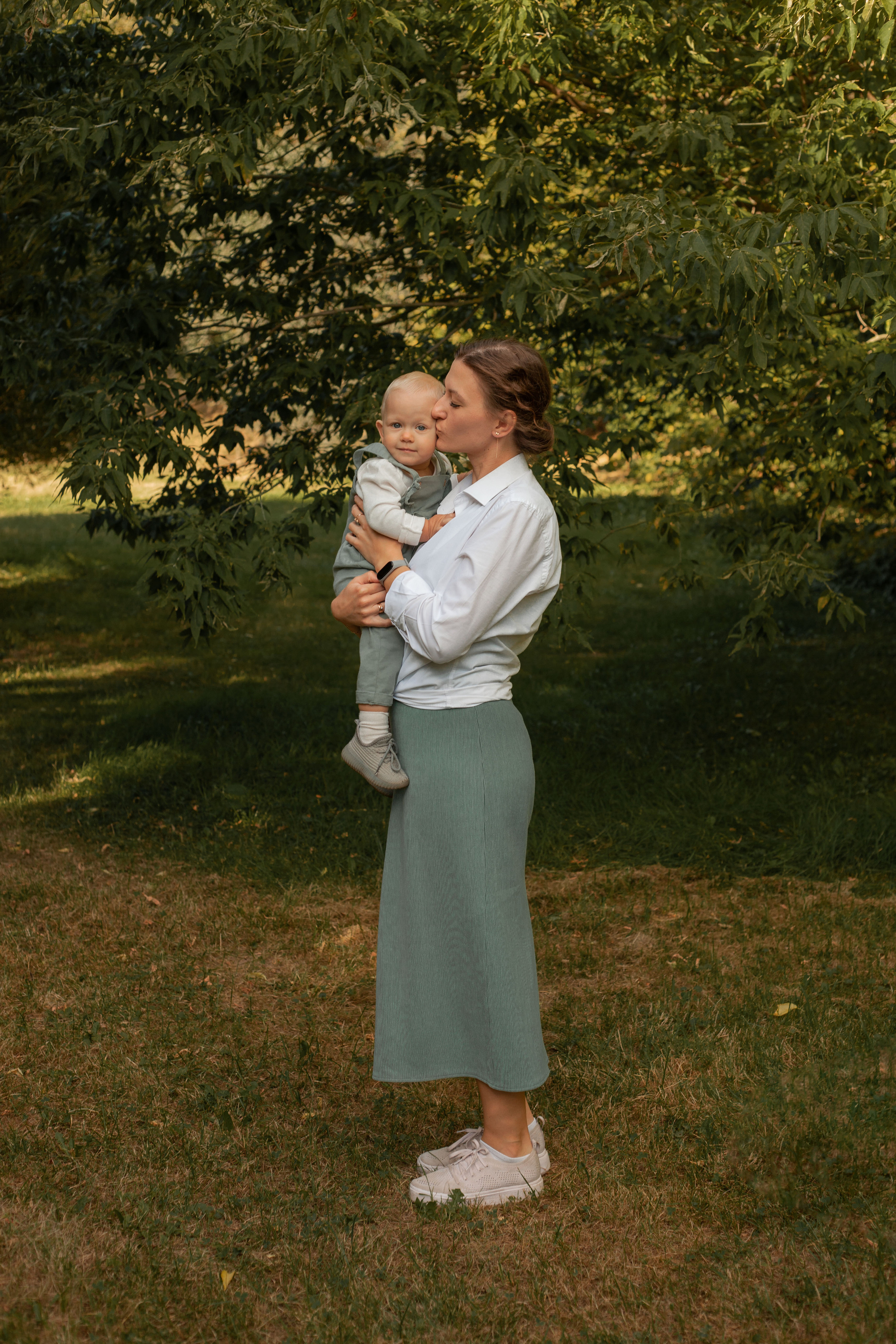 Семейная прогулка в парке. Фотограф видеограф Ольга Василевская