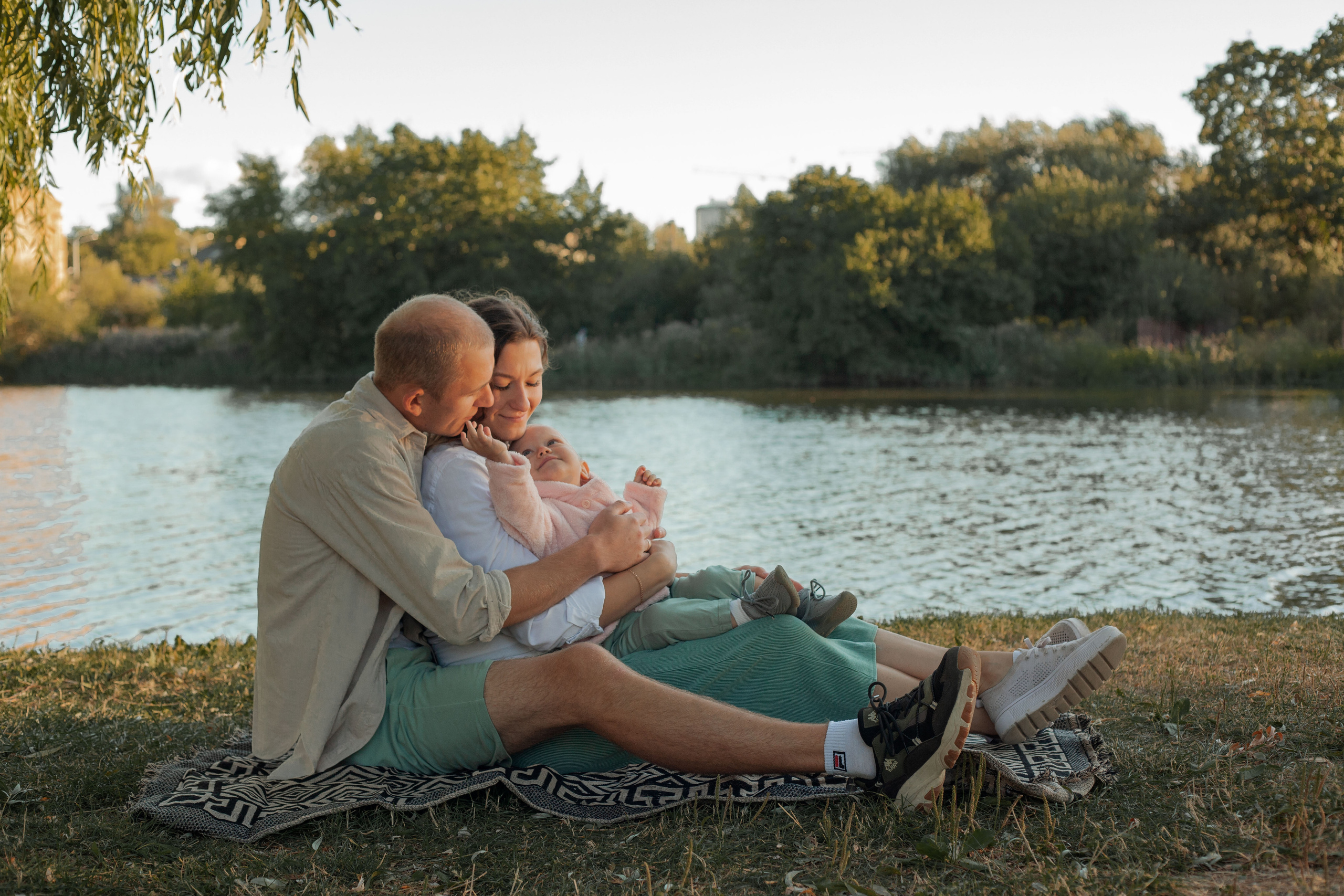 Семейная прогулка в парке. Фотограф видеограф Ольга Василевская