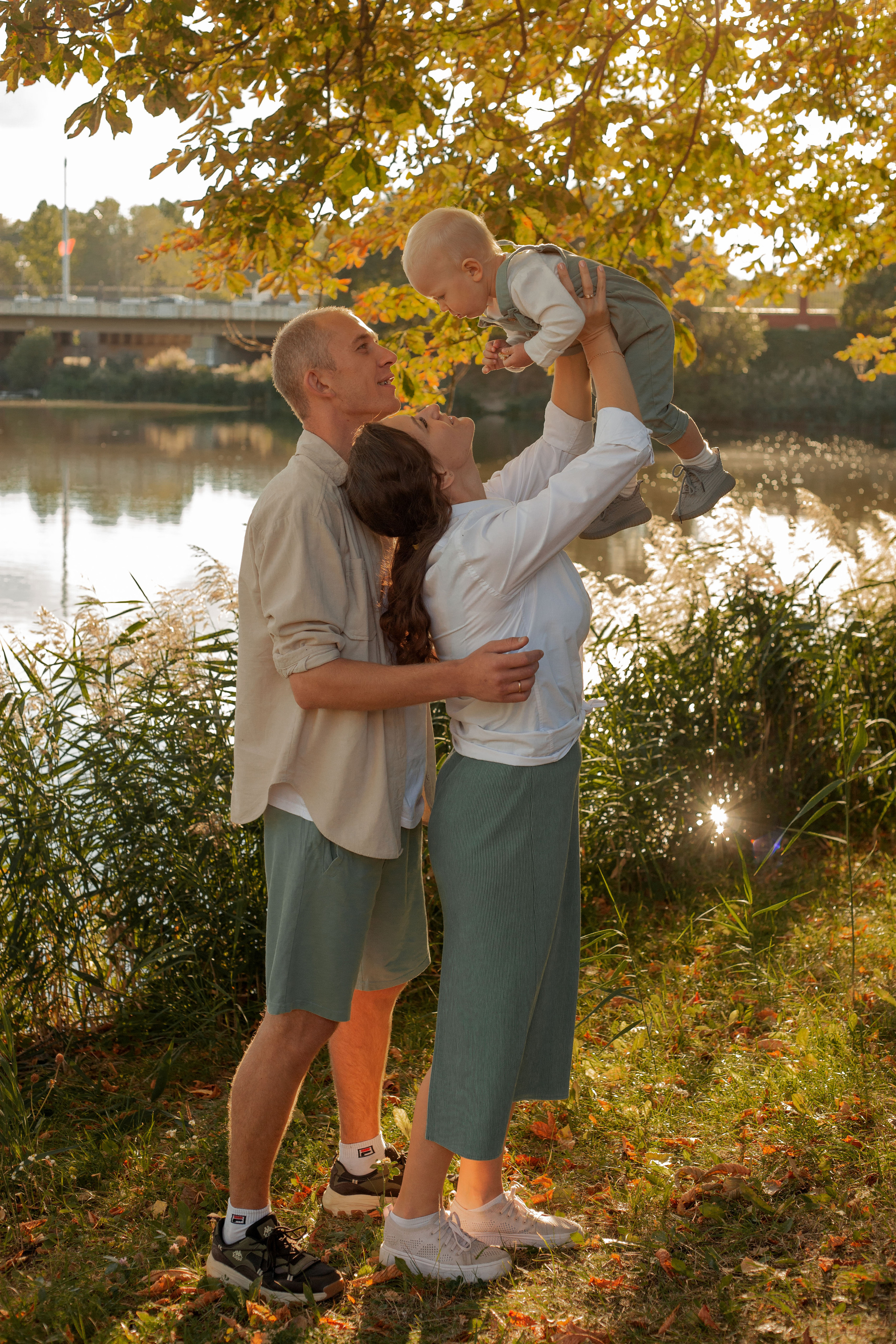 Семейная прогулка в парке. Фотограф видеограф Ольга Василевская