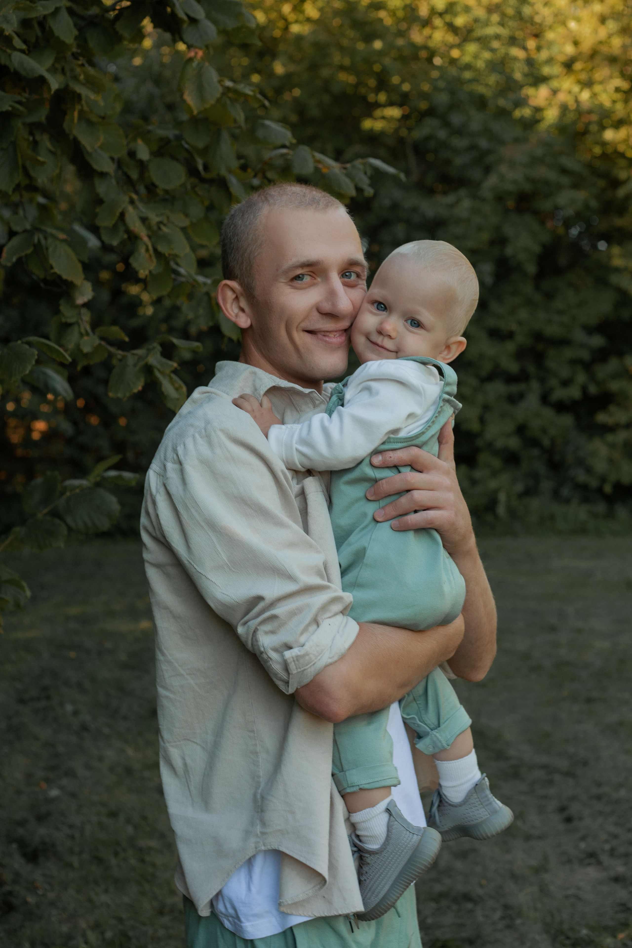 Семейная прогулка в парке. Фотограф видеограф Ольга Василевская