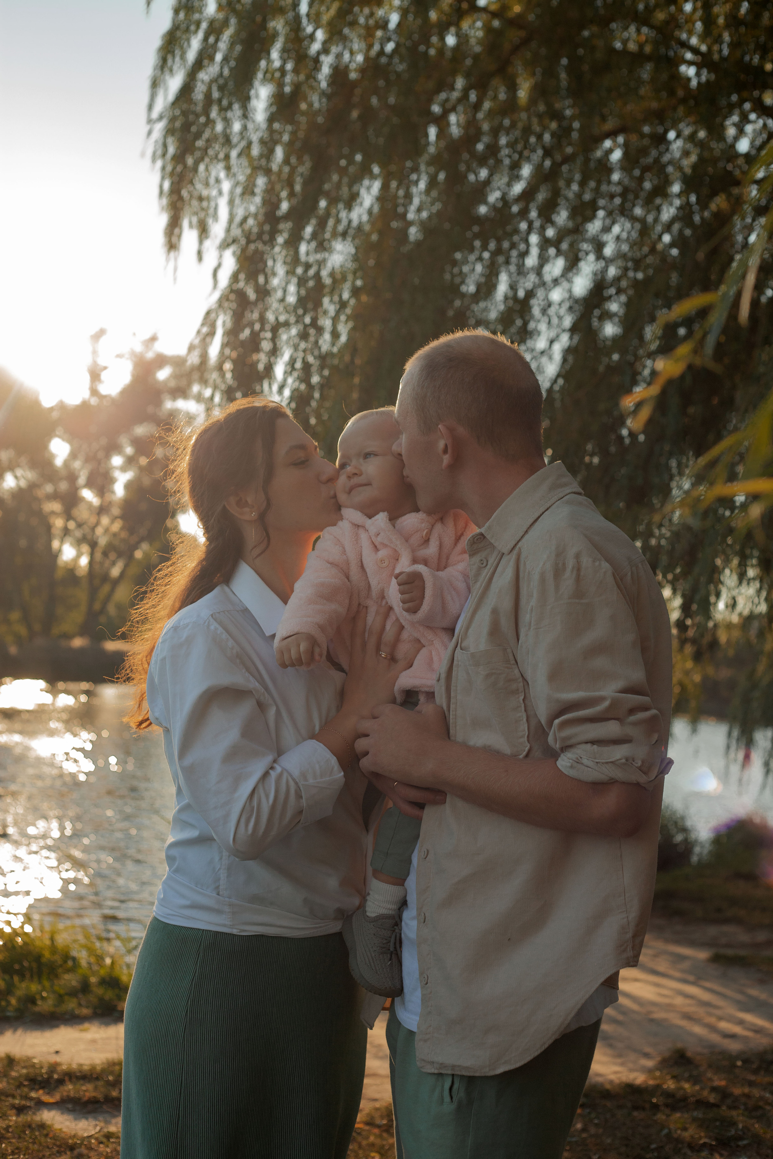 Семейная прогулка в парке. Фотограф видеограф Ольга Василевская
