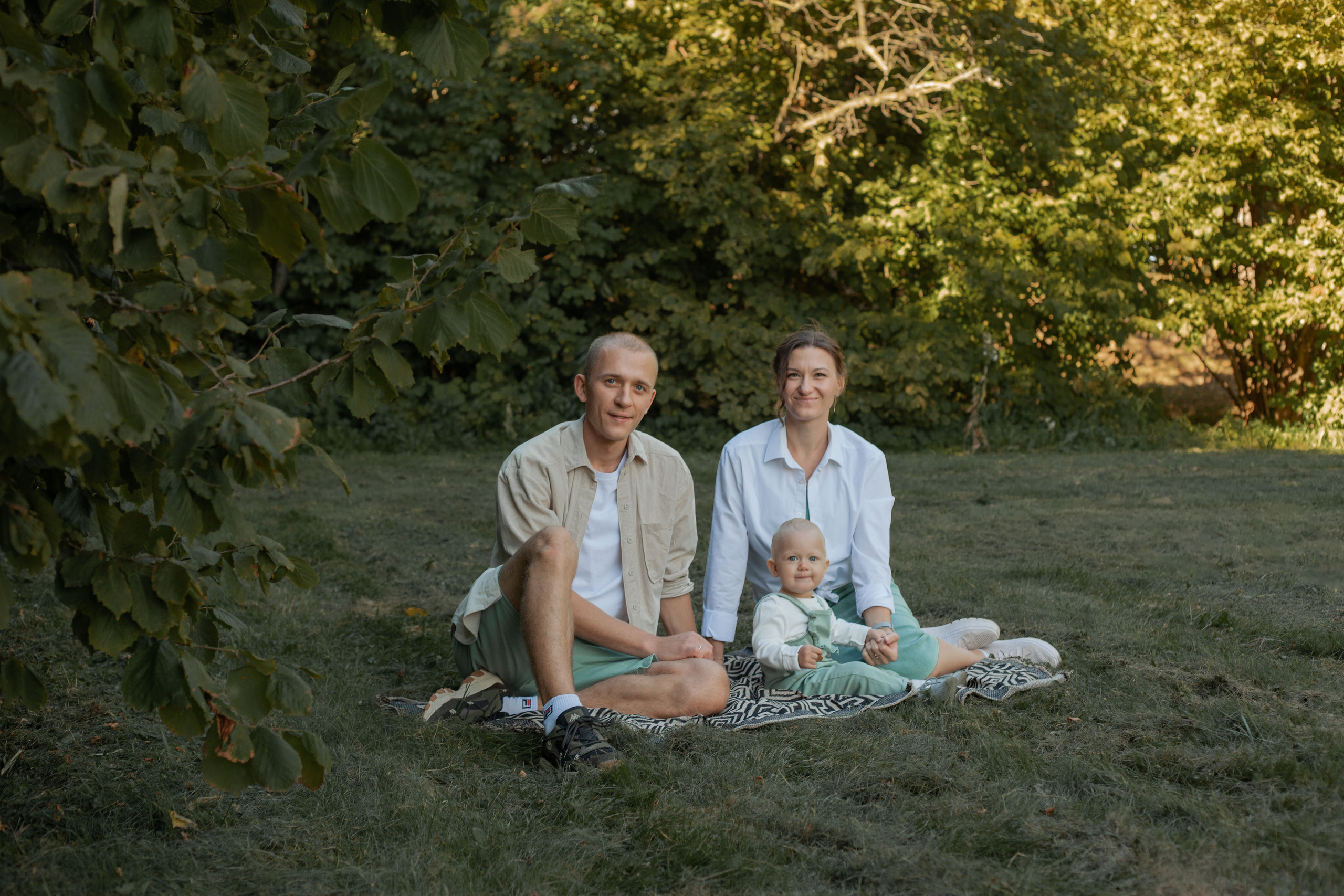 Семейная прогулка в парке. Фотограф видеограф Ольга Василевская