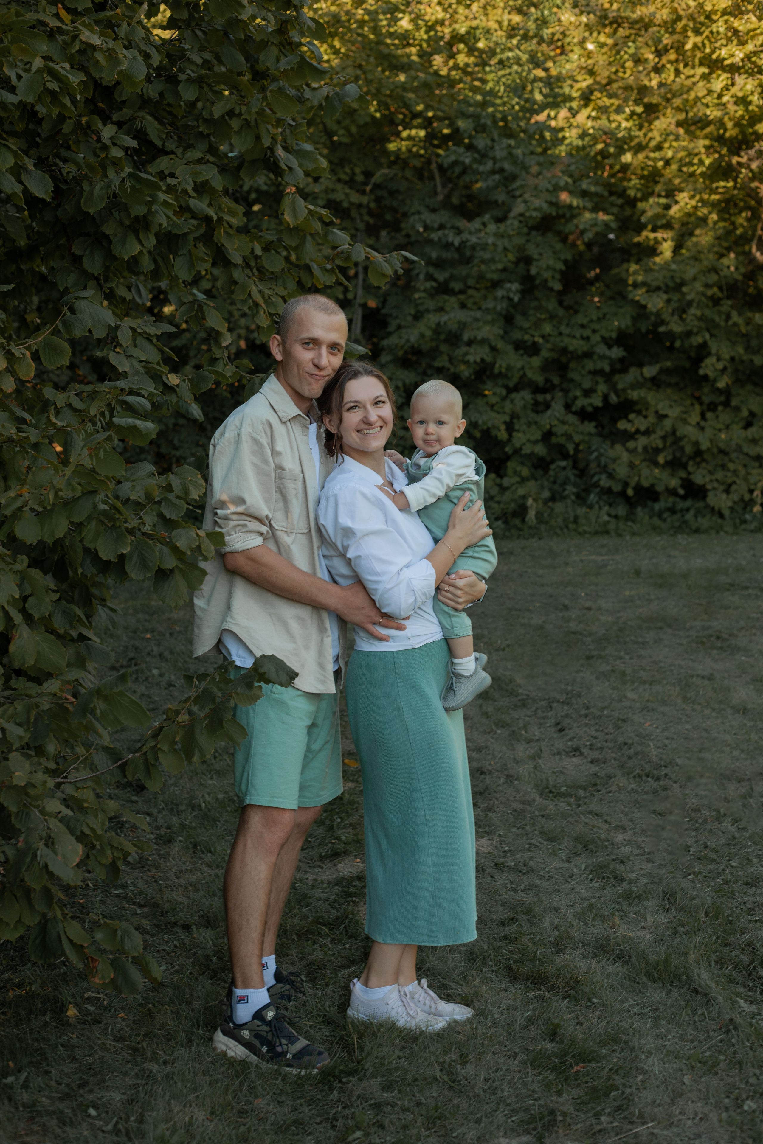 Семейная прогулка в парке. Фотограф видеограф Ольга Василевская