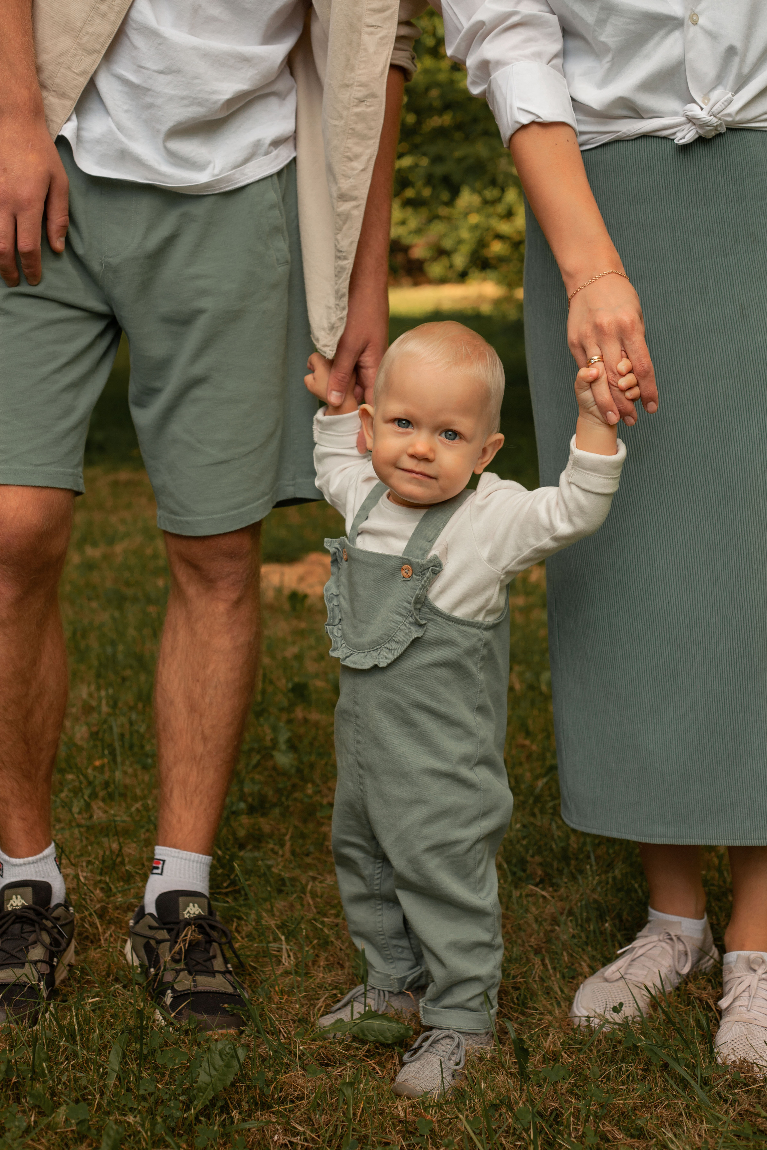 Семейная прогулка в парке. Фотограф видеограф Ольга Василевская