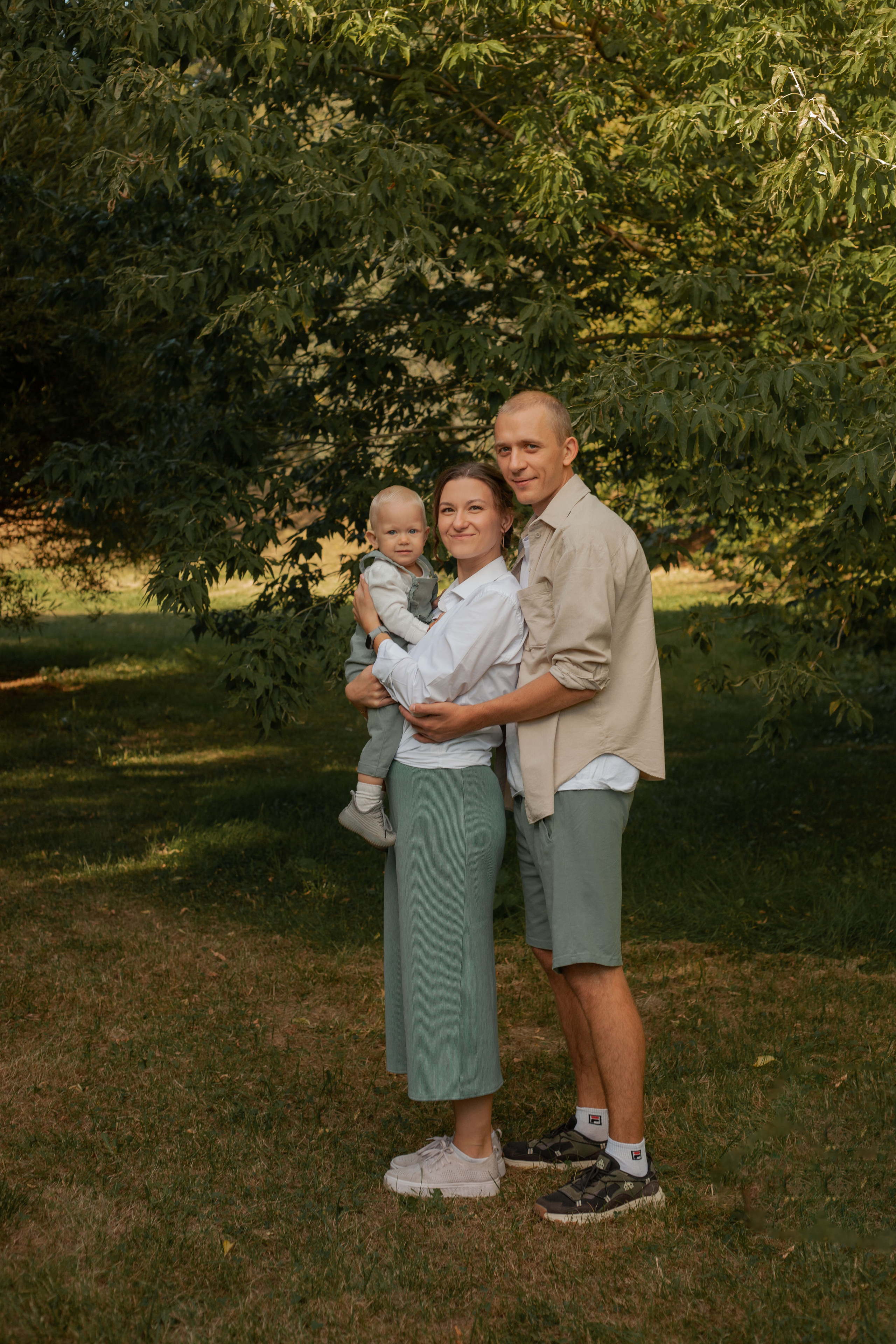 Семейная прогулка в парке. Фотограф видеограф Ольга Василевская