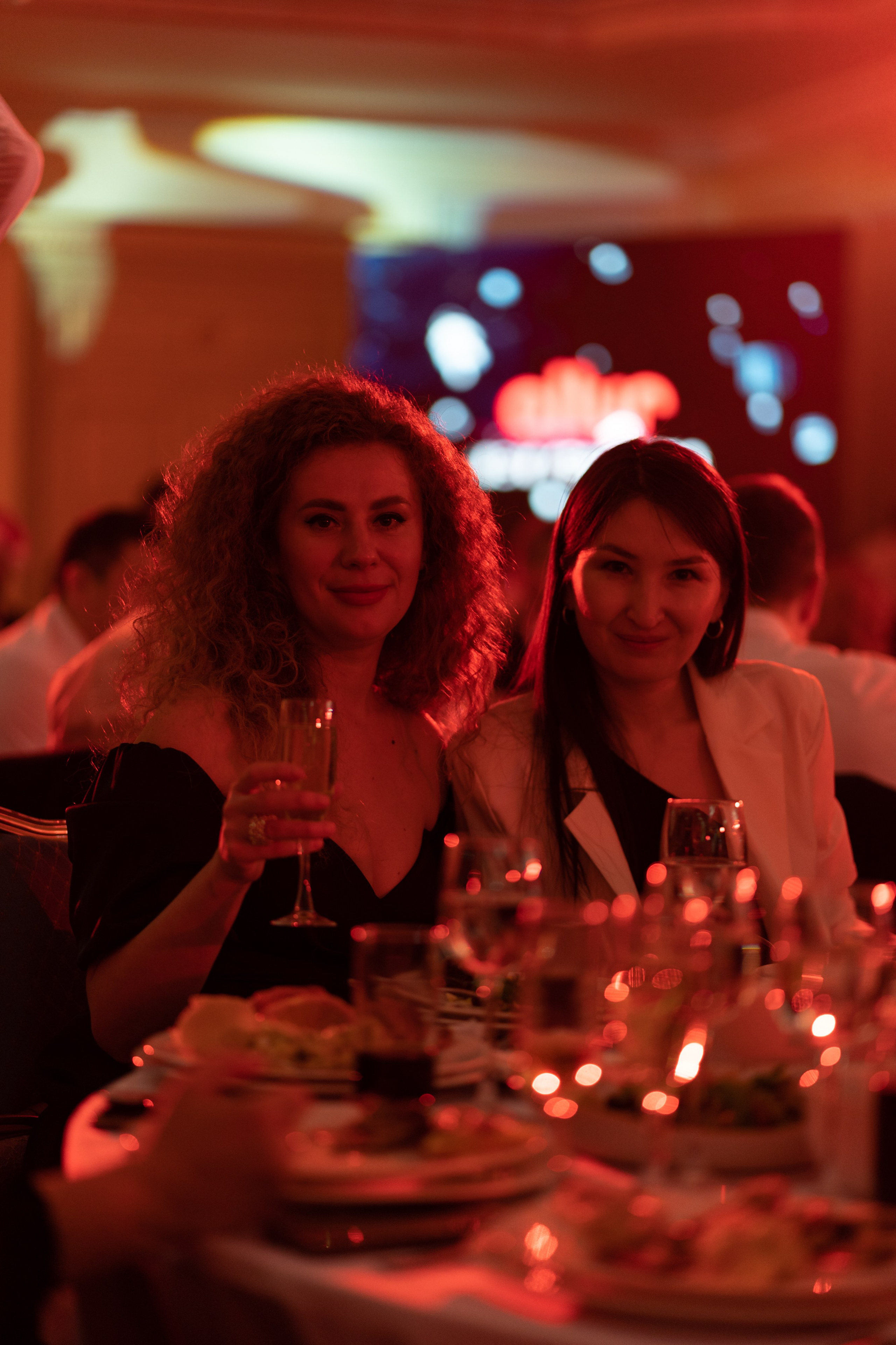 Корпоратив Allure 2023. Репортажный фотограф в Астане — Диана Калтаева, портретный фотограф