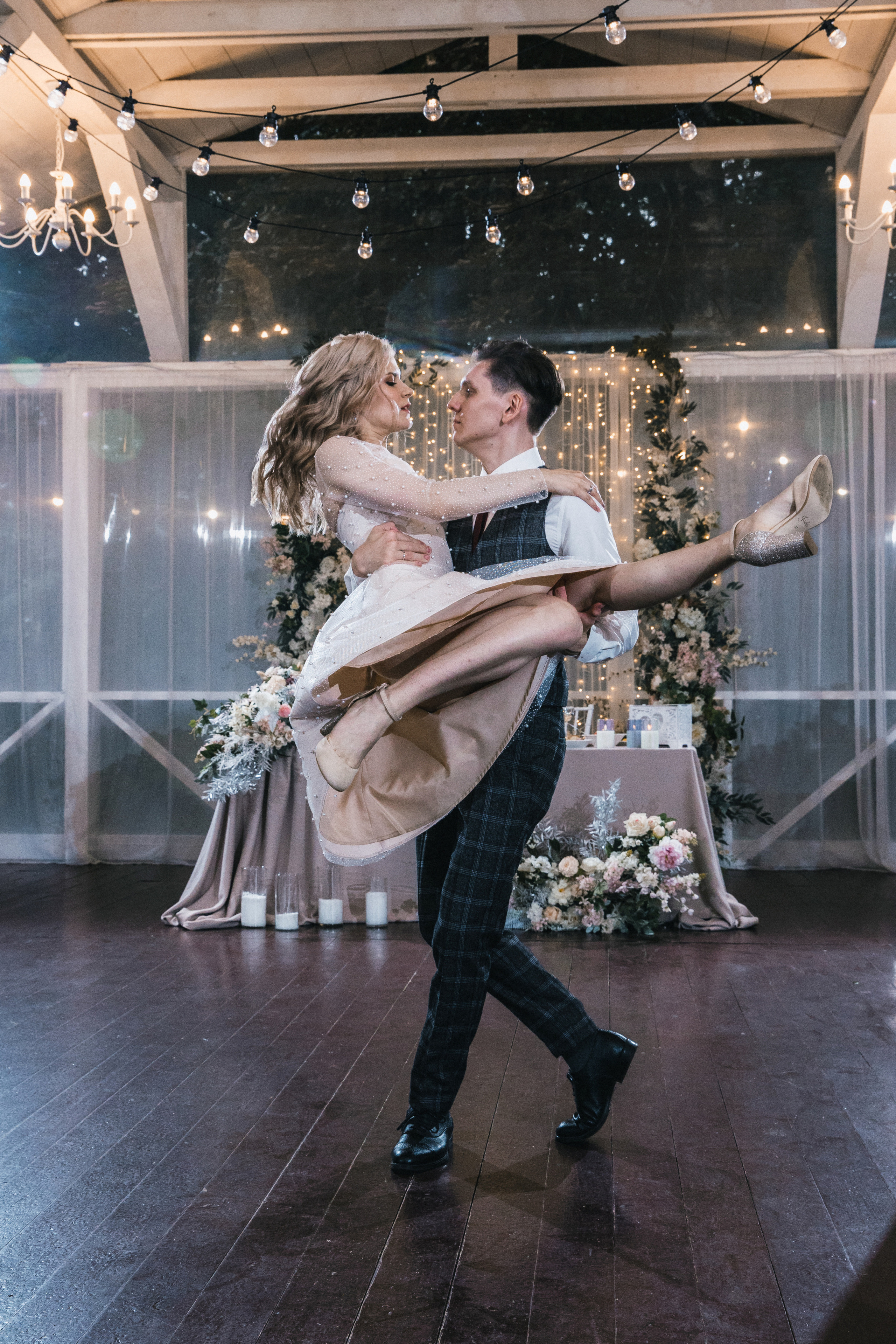 Надя и Юра. Ведущий на свадьбу в Москве Зубков Алексей