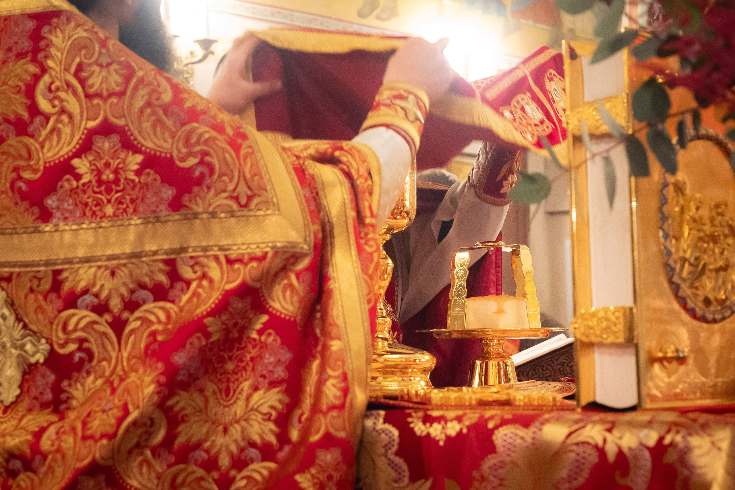 Богородский храм. Пасха. Полунощница, Божественная литургия. Антон и Татьяна Денисенко — В храме