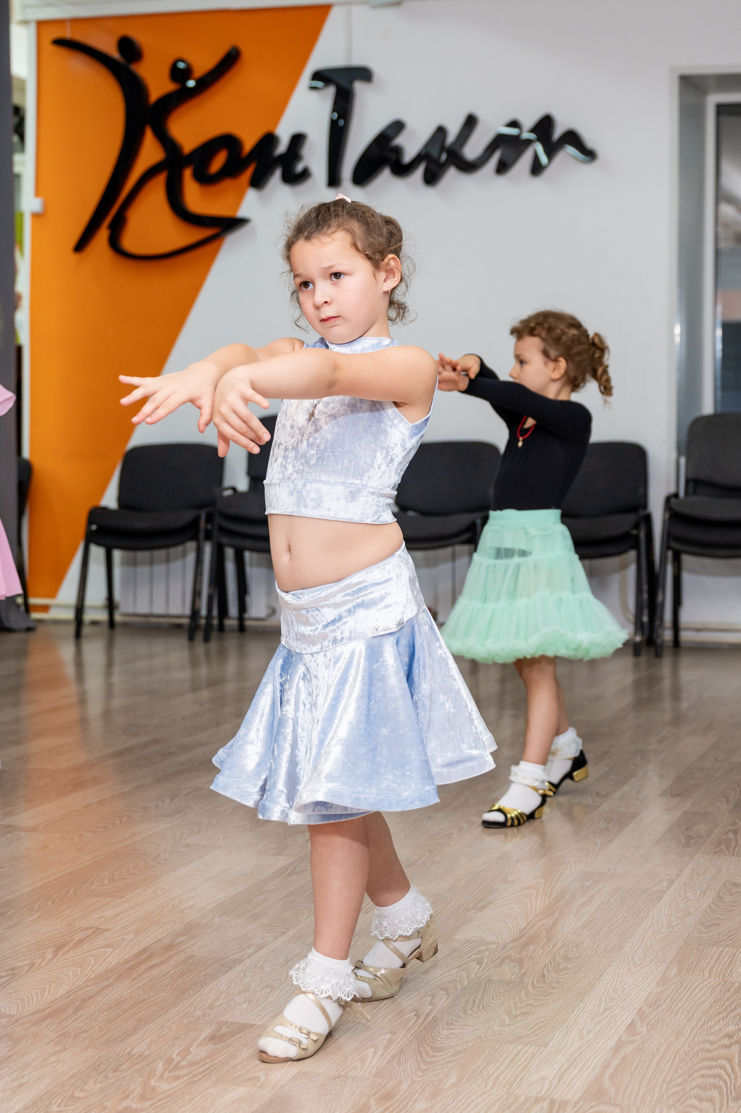 Группа 3-6 лет первый и второй год обучения. КонТакт — спортивные бальные танцы в Москве