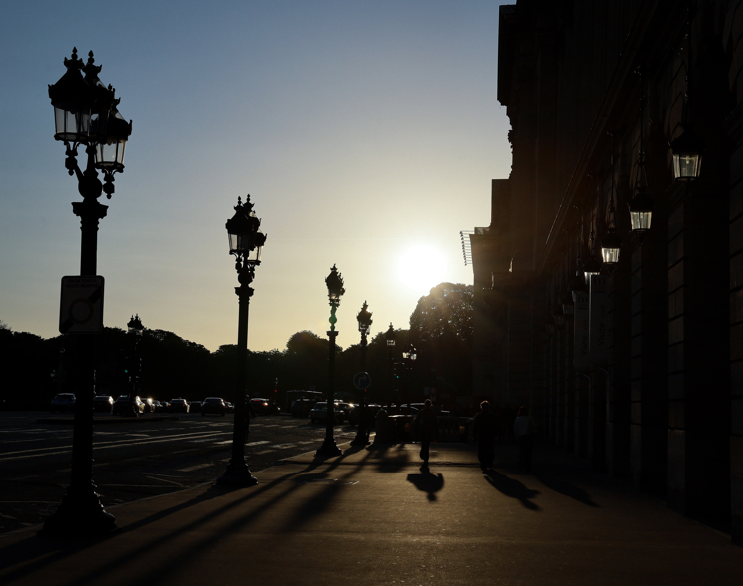 Street style photosession in Saint Petersburg city. Photographer in Saint Petersburg| Portrait & Couple Photoshoot