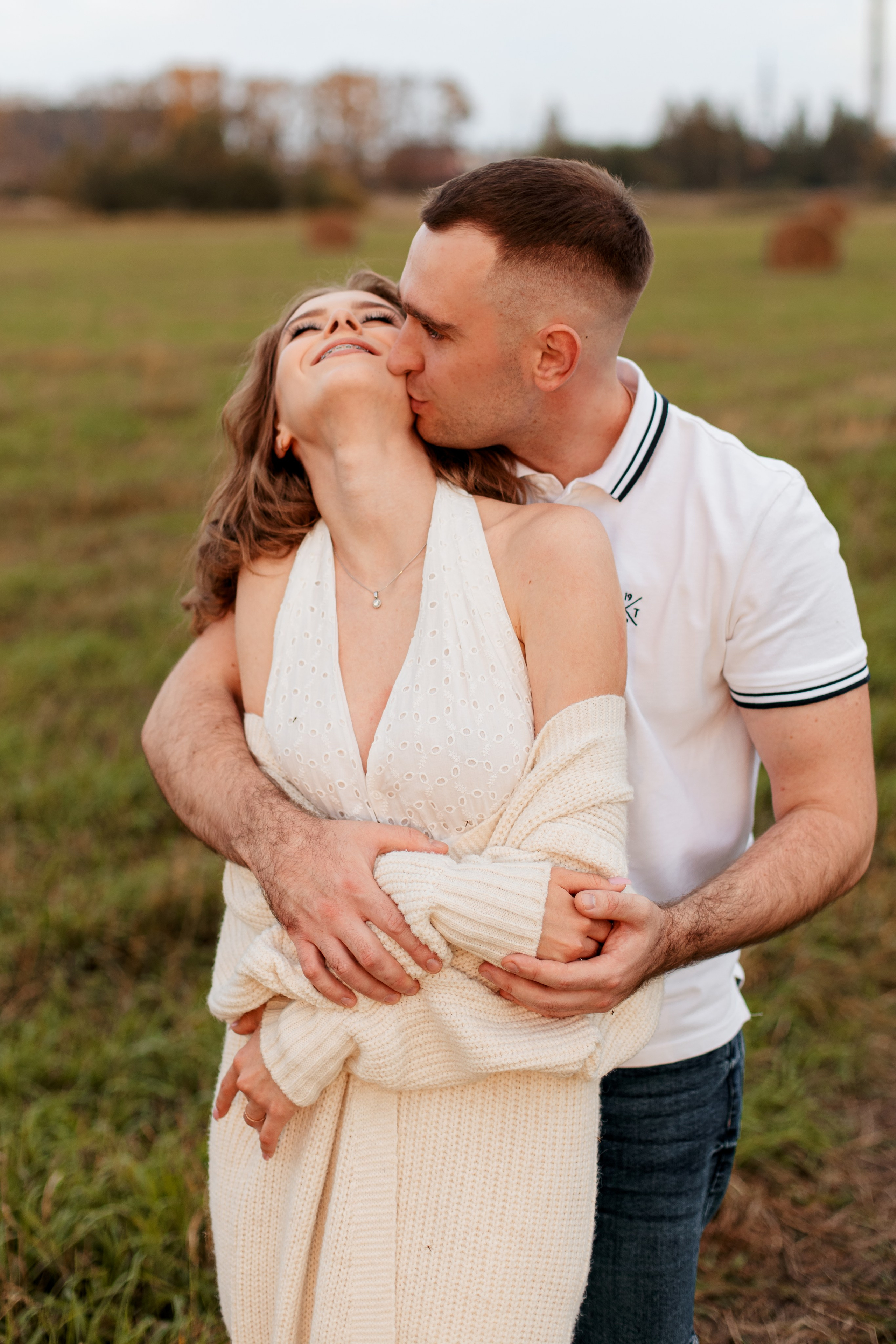 Закат, поле. Свадебный и семейный фотограф Екатеринбург Настя Саедгалина