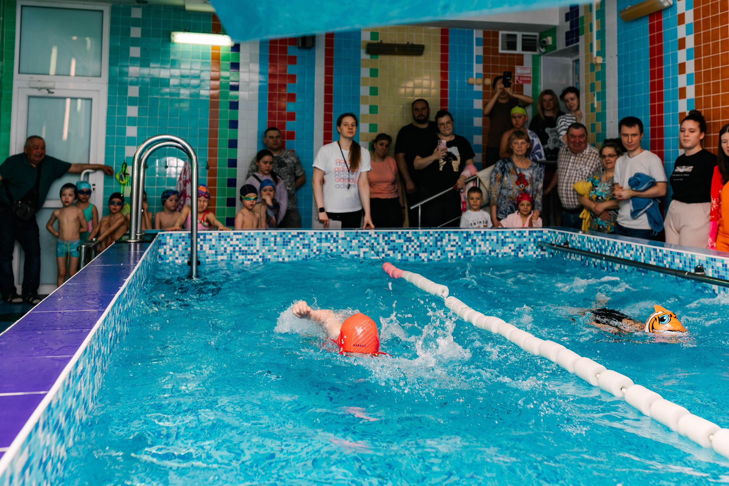 Репортажная съёмка. Дельфиньи игры. Бодибум Пермь. Фотограф Пермь. Свадьбы. Семья и дети, школа, д. сад. Фотокниги