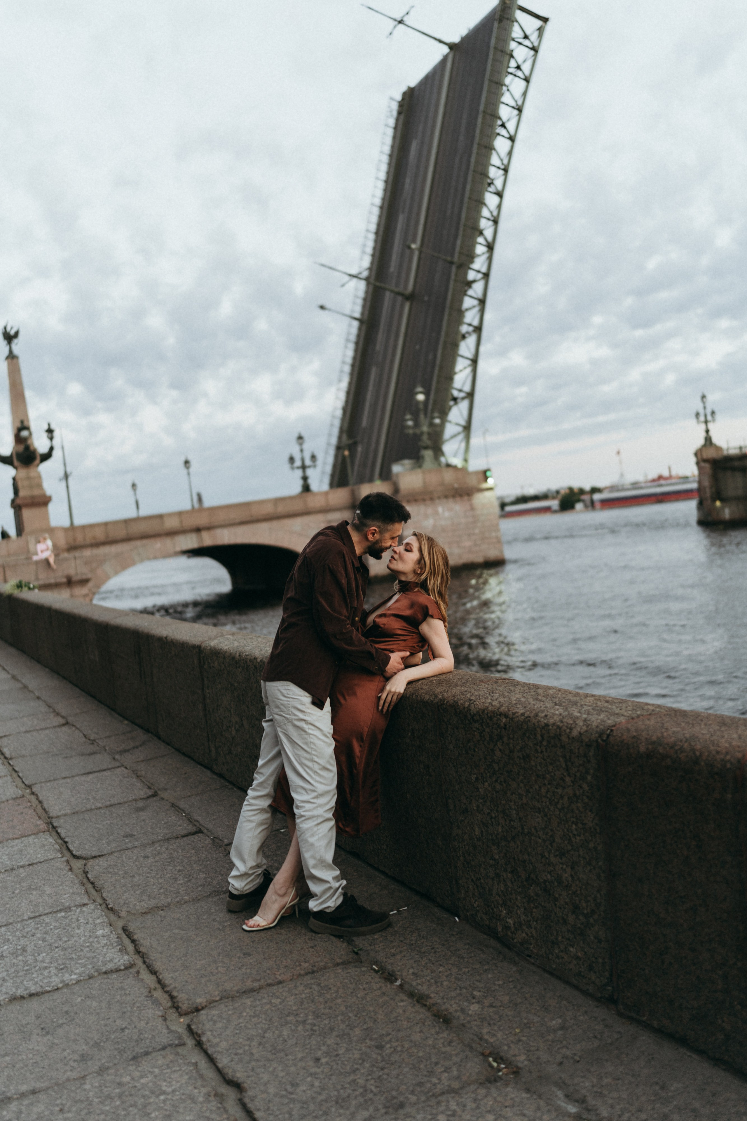 Максим и Настя / Разводные мосты. Фотограф в Санкт-Петербурге — Лучина Екатерина