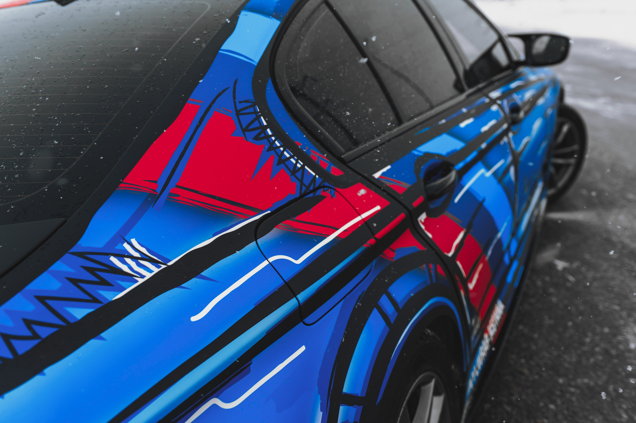 Винилография на BMW 5 G20. Студия дизайна и оклейки авто Barmaley Design