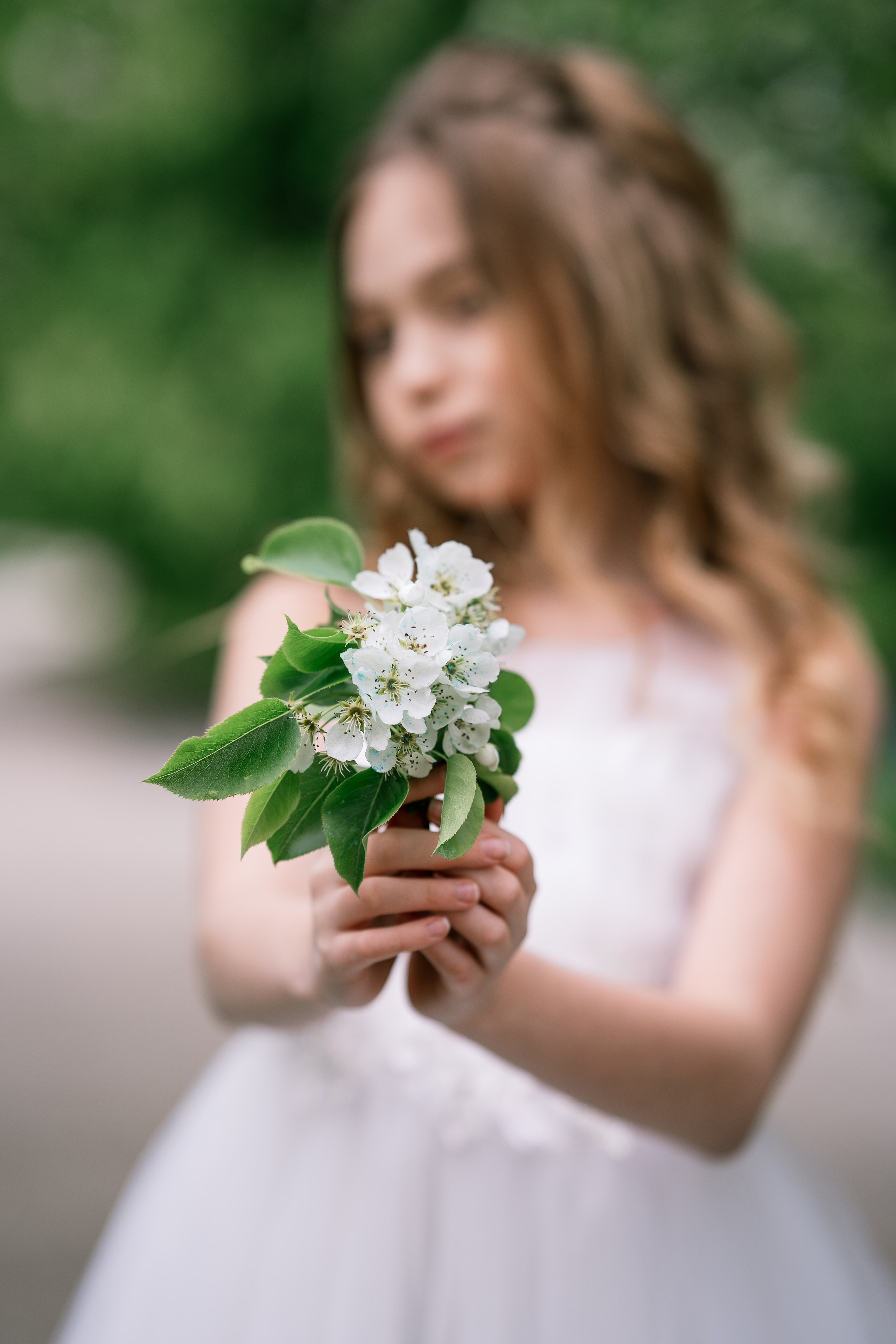 Настя. Белые яблони. Семейный и контент фотограф в Москве Алёна Сливка
