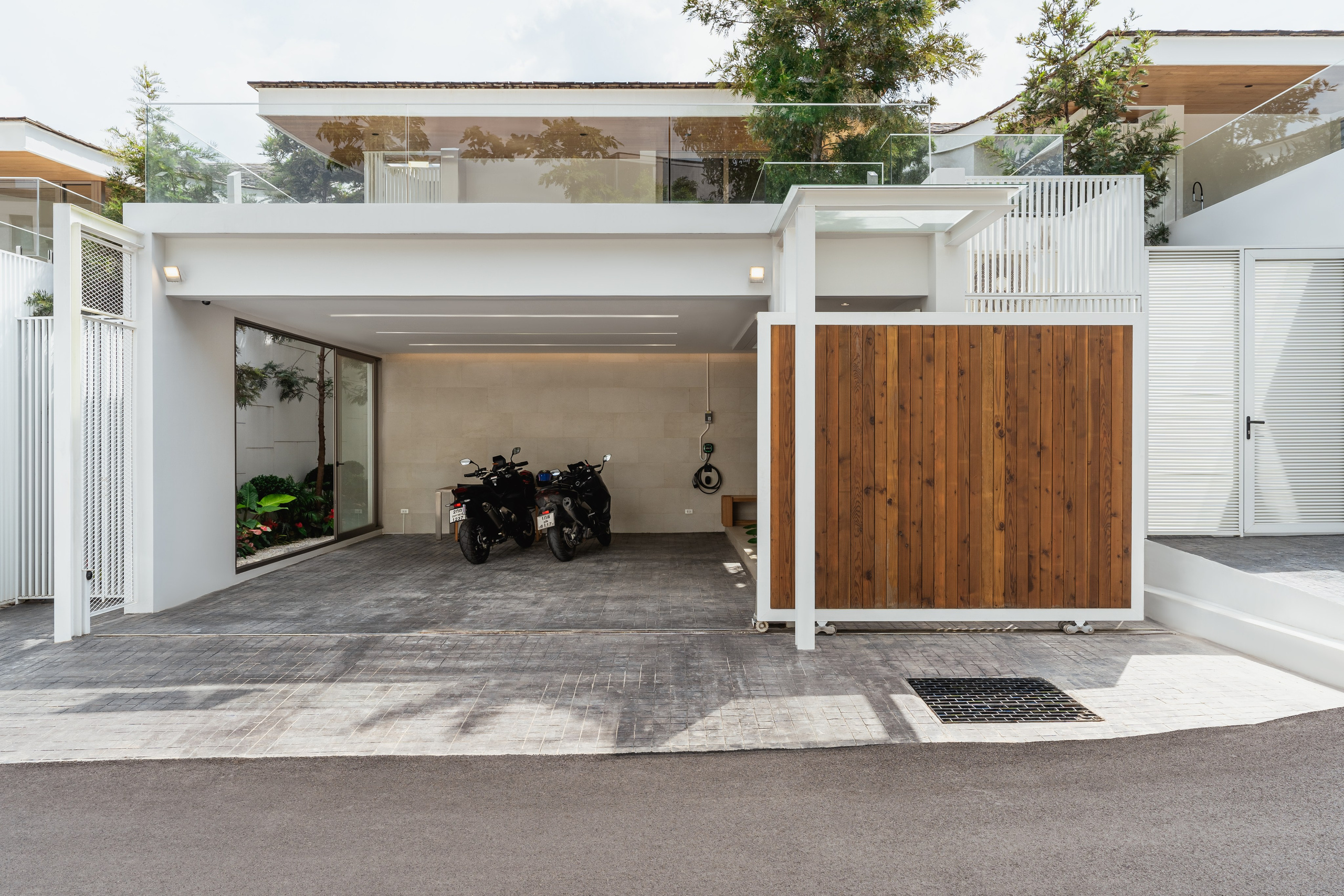 Interior real estate photography in Phuket — professional photos and videos. Yan Dolmatov — Photographer, Videographer, and Producer in Phuket