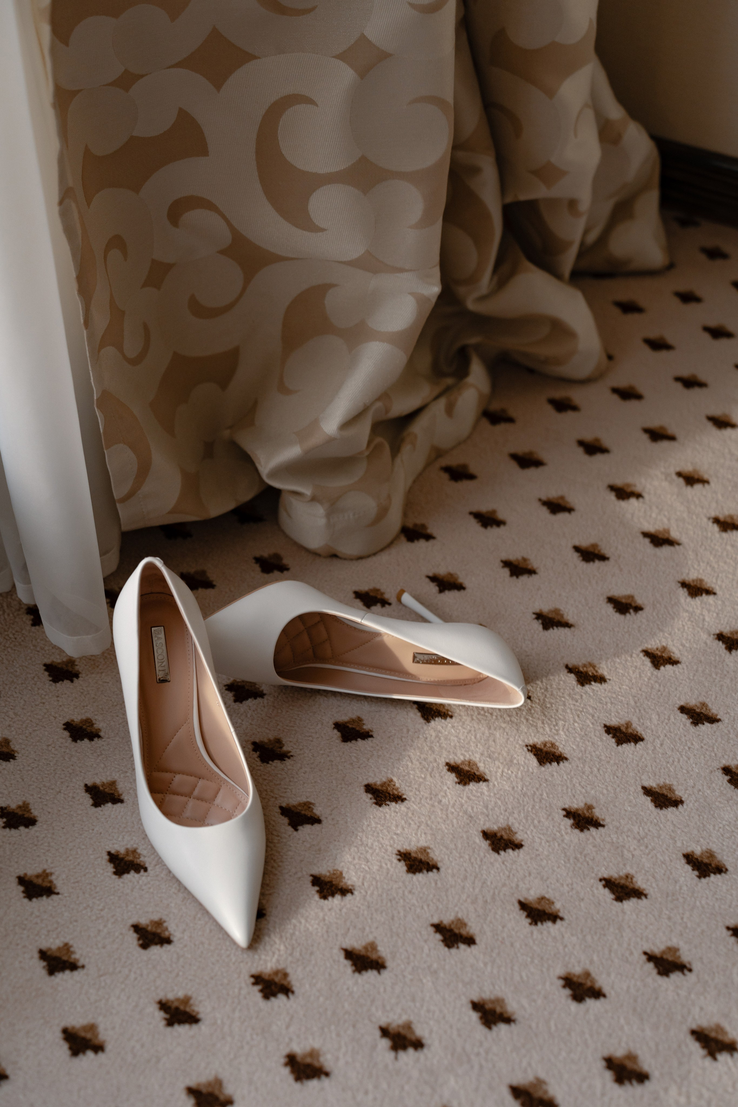 Свадебная фотосессия в отеле Plaza Garden Moscow WTC