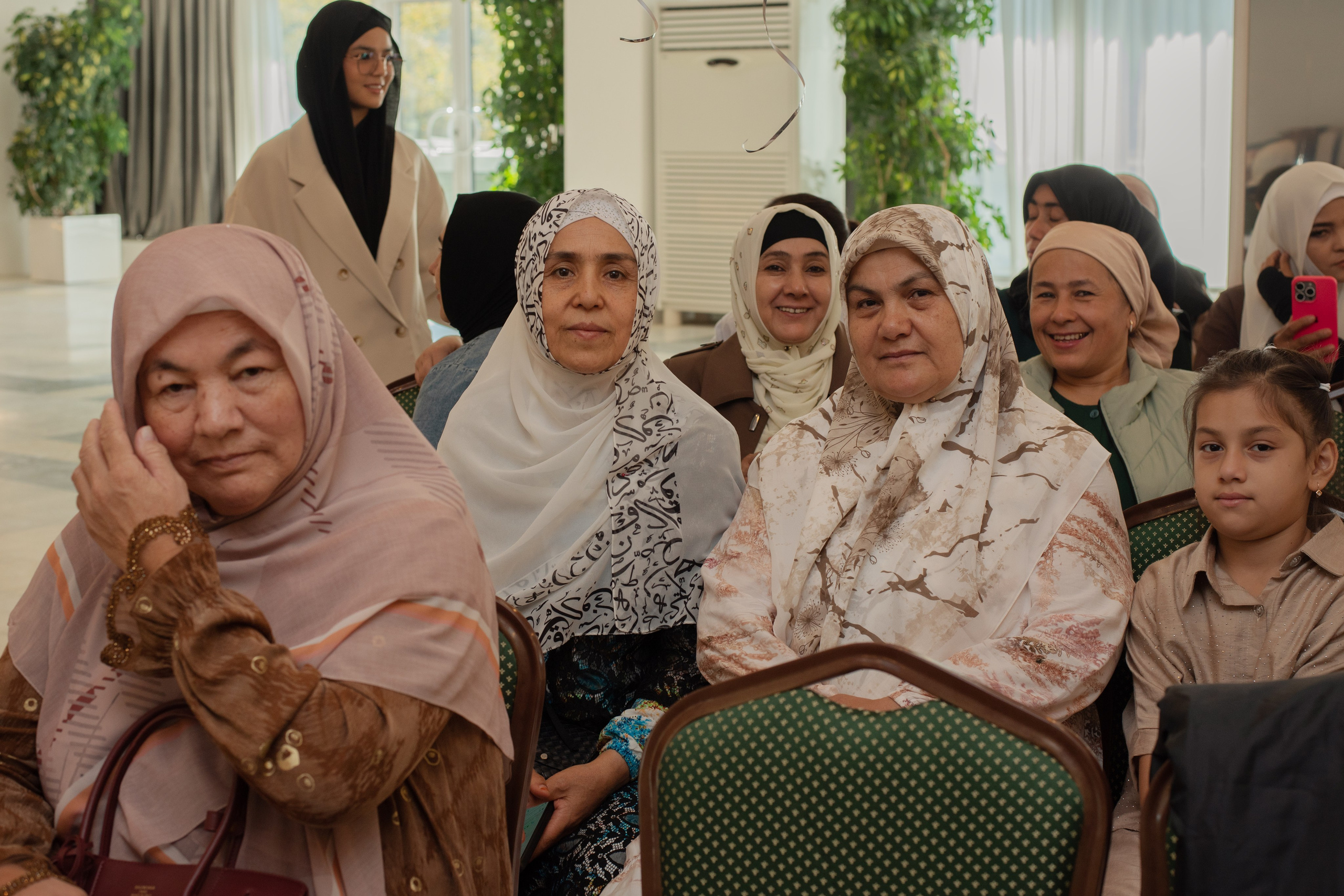 Выпускной в Евразийской женской гуманитарной академии. Лина Курочка — ваш фотограф