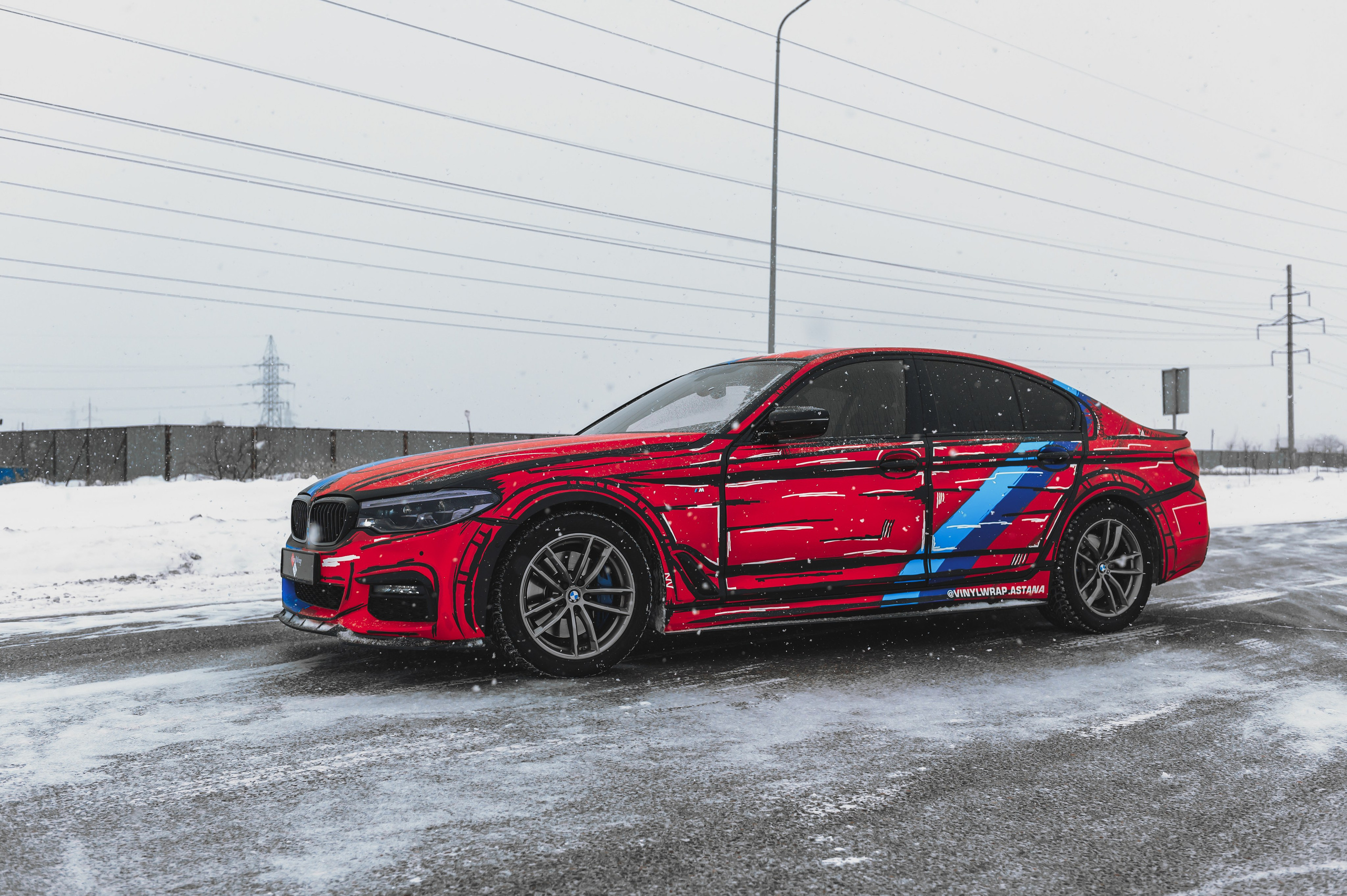 Винилография на BMW 5 G20. Студия дизайна и оклейки авто Barmaley Design