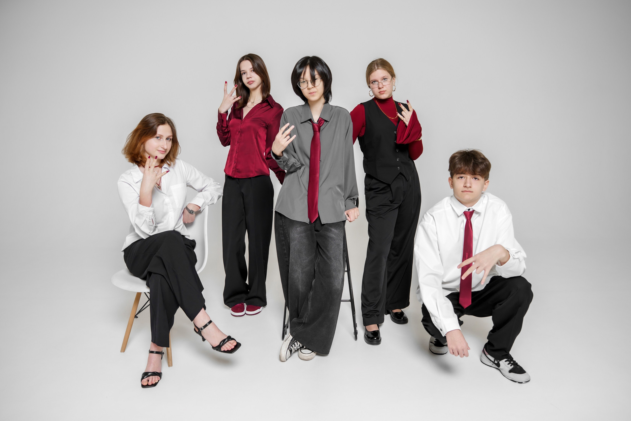 Групповые на белой циклораме. ВЫПУСКНЫЕ АЛЬБОМЫ, Школьный фотограф, семейный и свадебный в Саратове и области Ольга Плаксина