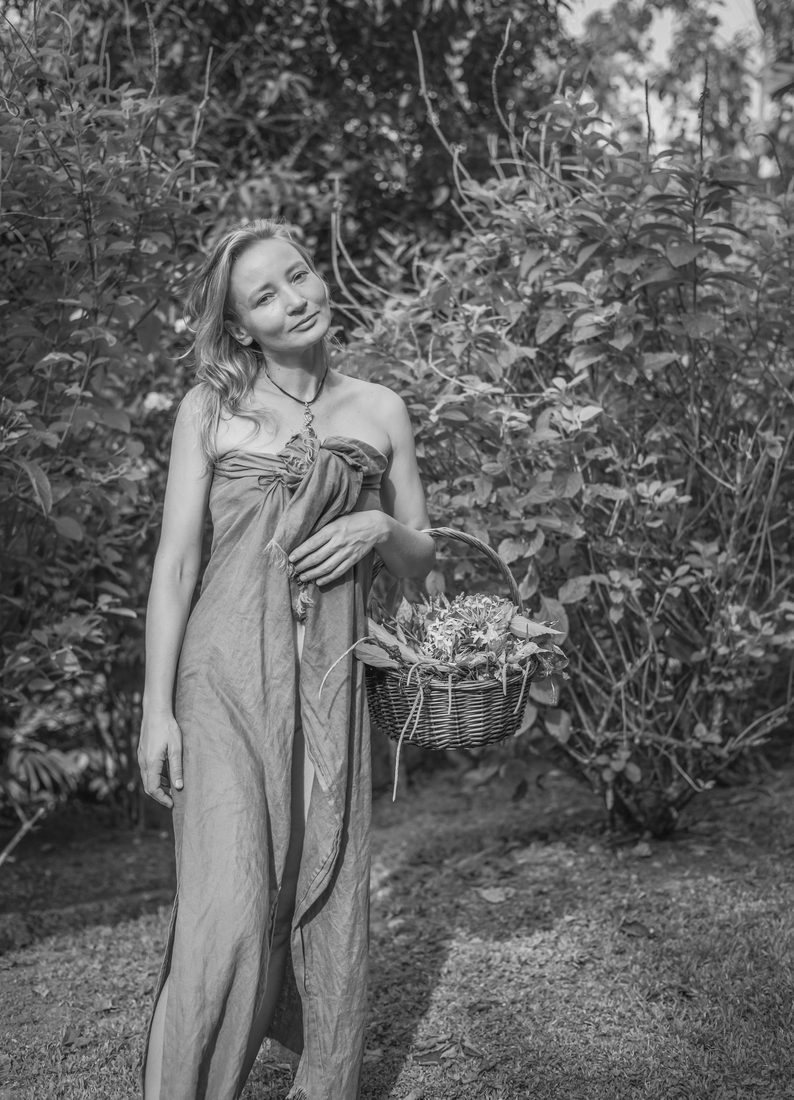 Authenticity of women and nature. Family, portrait, content photo in Costa Rica Evgeniya Besprozvannykh