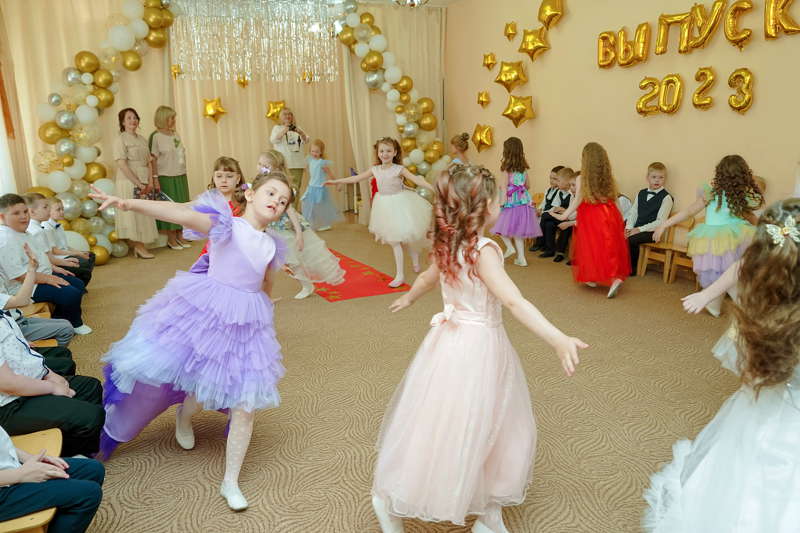 Фотосъемка видеосъёмка фотограф видеооператор новогодних утренников  в. Фотограф, видеооператор Нина Коршунова