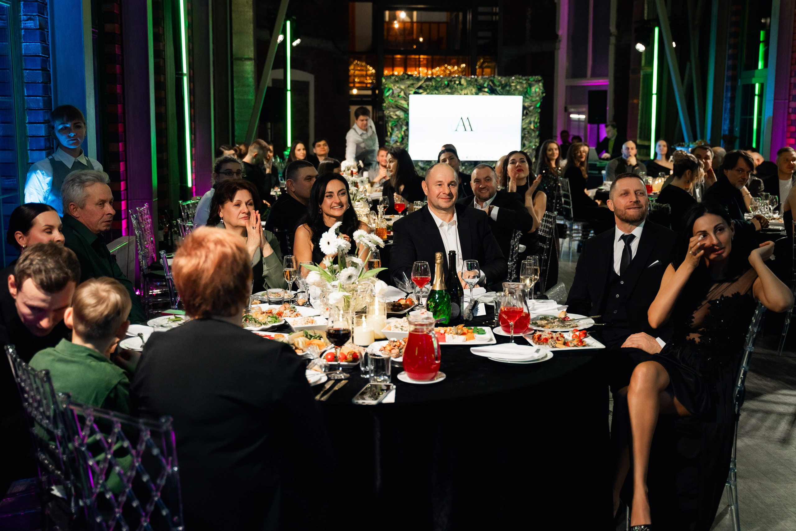 Свадебный банкет. Свадебный фотограф Москва и МО