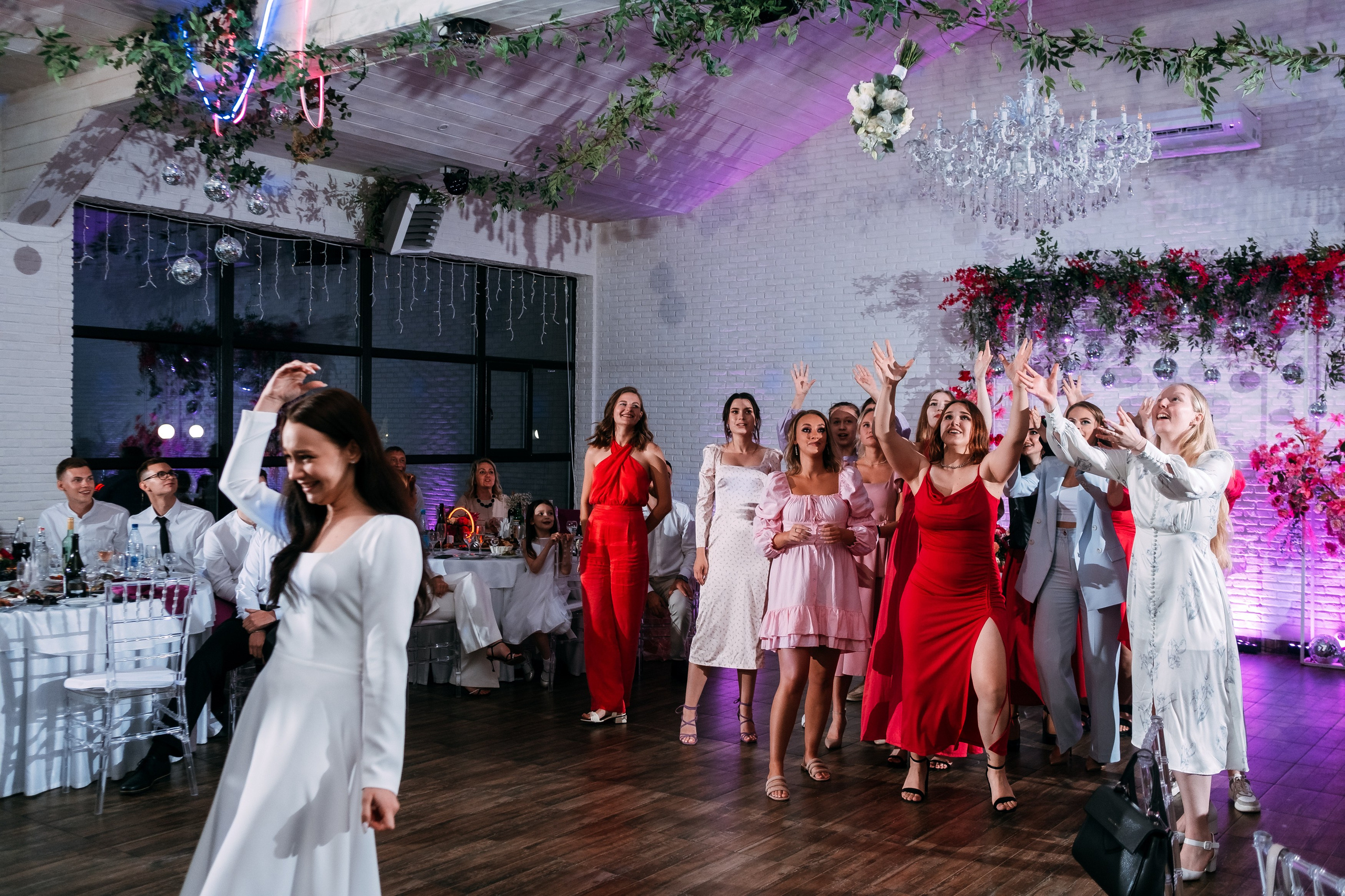 «С 1-го МЕДЛЯКА в лагере до 1-го ТАНЦА на свадьбе» — ЧАСТЬ 2. Свадебный фотограф Никита Росин | Смоленск, Москва, СПБ