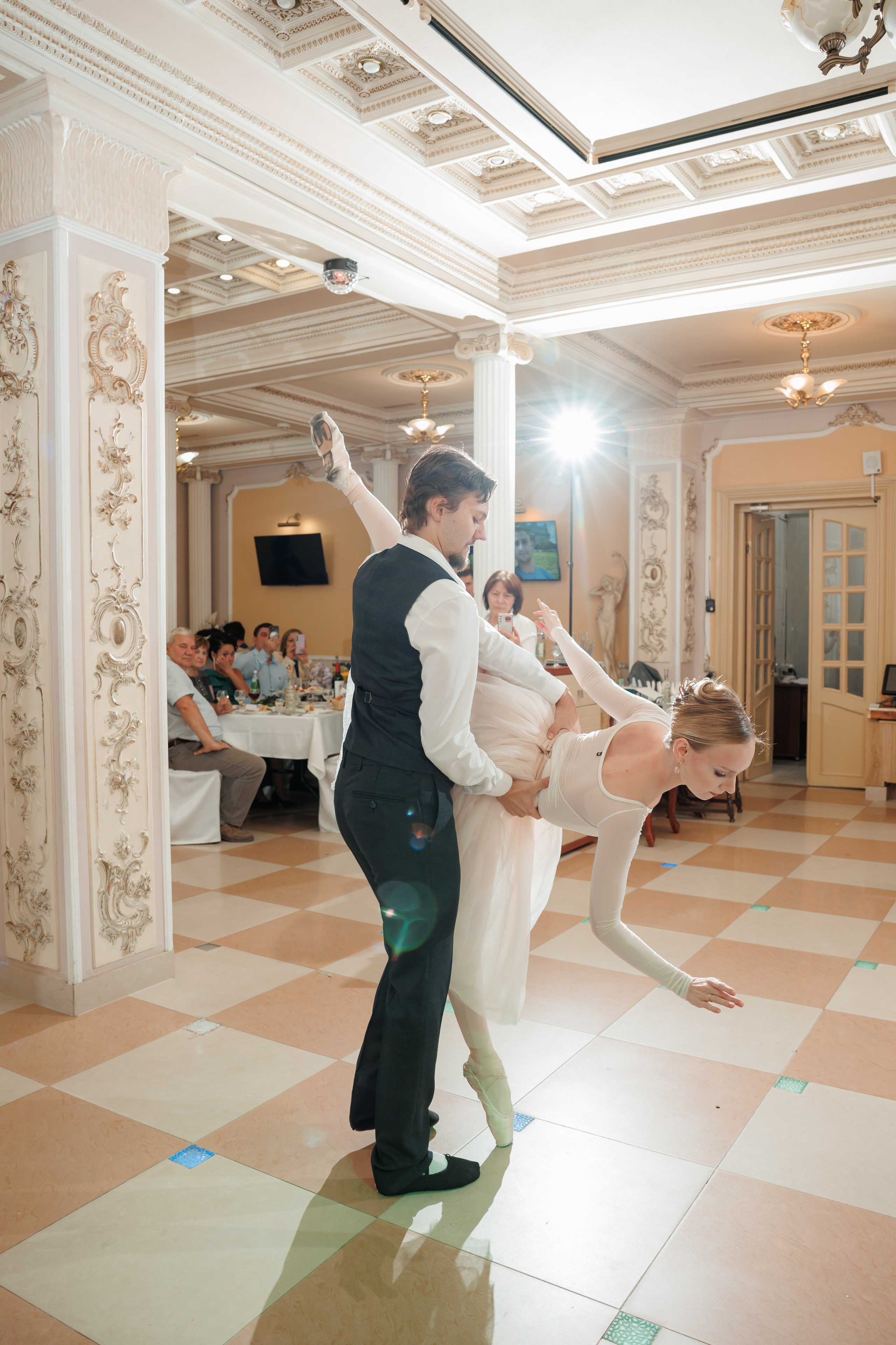 Константин и Дарья, ЗАГС ВДНХ, отель Soluxe, ресторан «Антик». Свадебный и репортажный фотограф (Москва, Королев и другие)