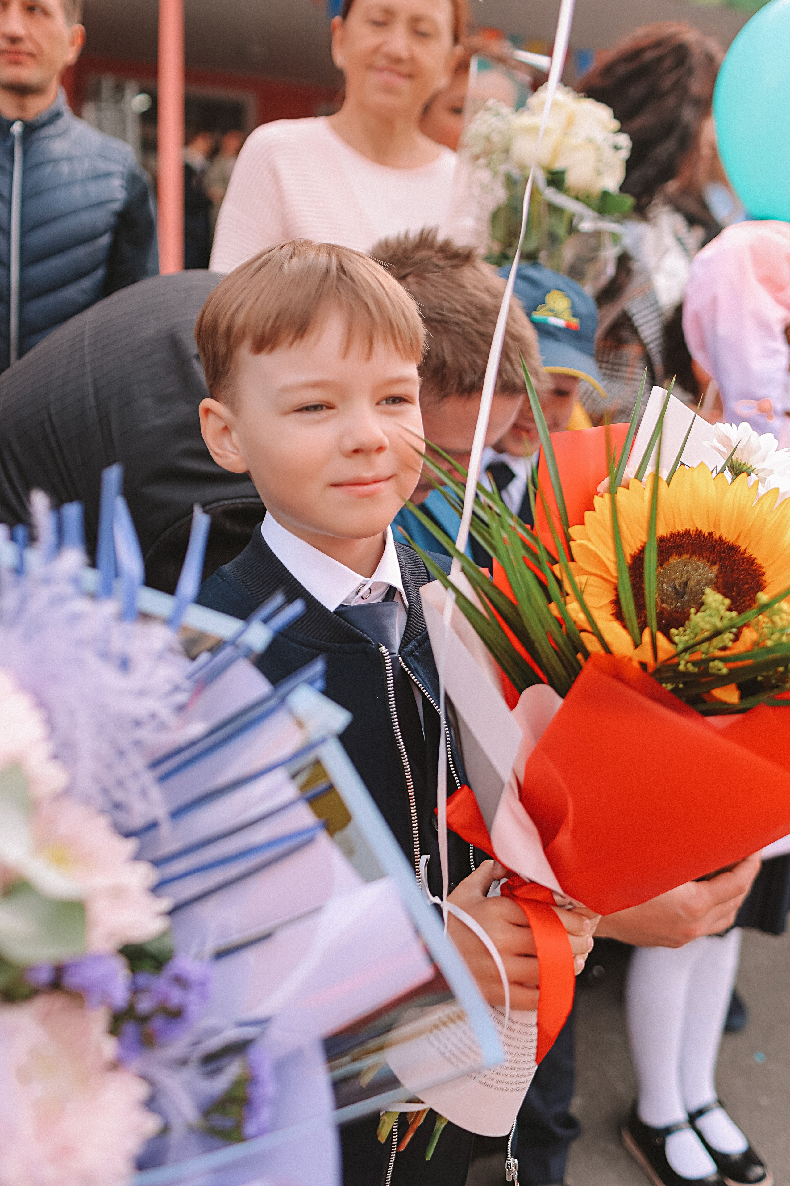 1 сентября линейка+кл час+портреты. Семейный фотограф Тюмень, фотограф на роды Салмина Мария