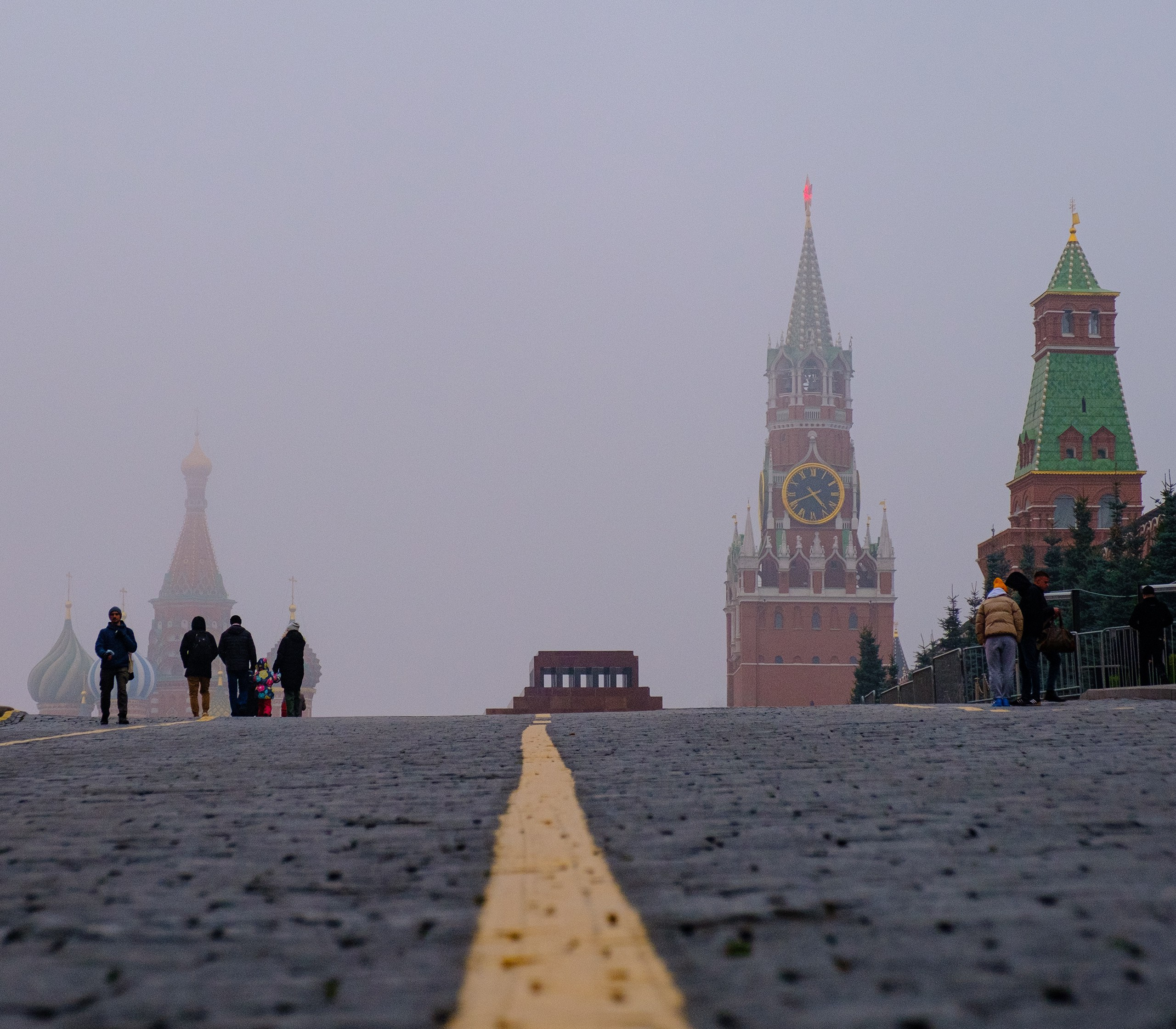Фотографии сделанные на улицах городов. Профессиональный фотограф Игорь Пискарев в Москве. Студийная и выездная съёмка. Портретная и предметная съёмка. Авторская фотография