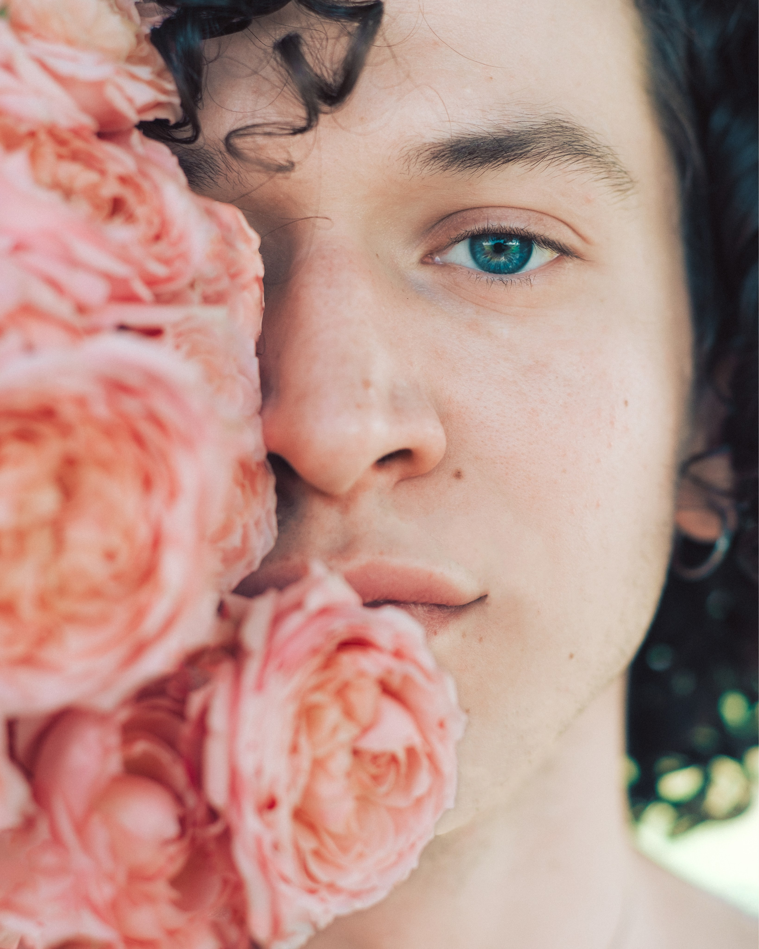 Костя. Съёмка с цветами в поле. Lickord