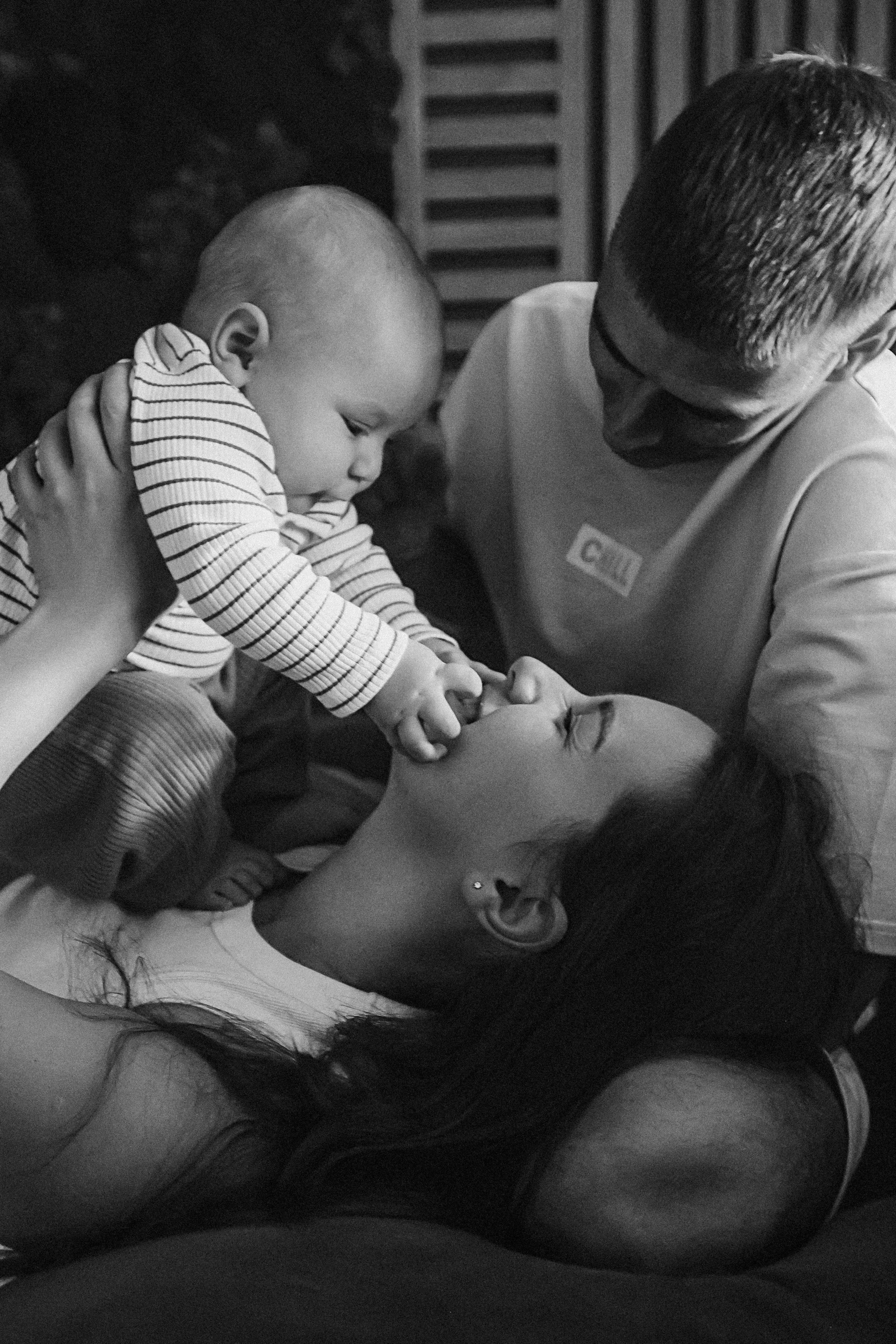 Мише 8 месяцев. Семейный фотограф Тюмень, фотограф на роды Салмина Мария