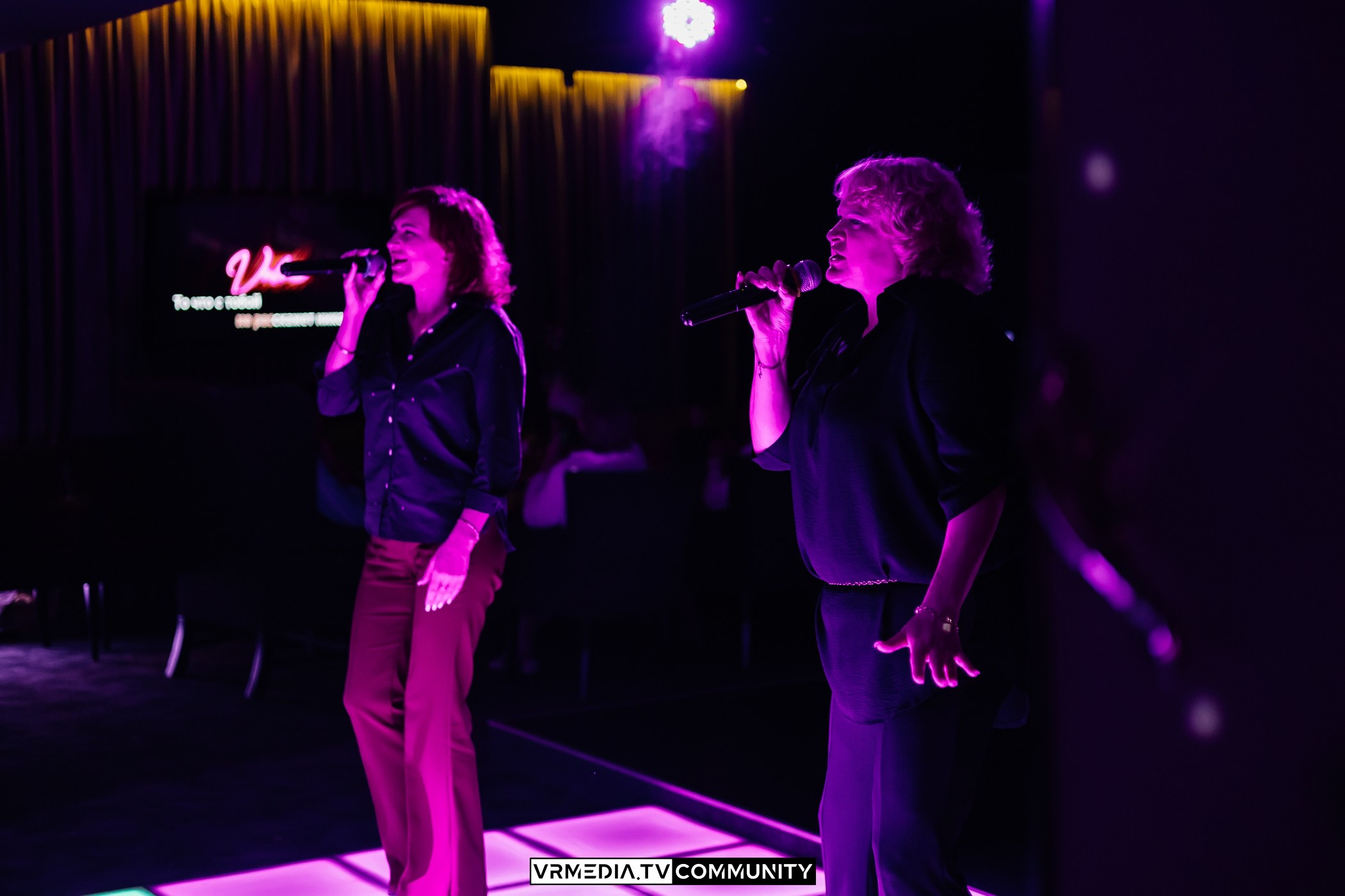 Выходные в караоке-бар «Volna»