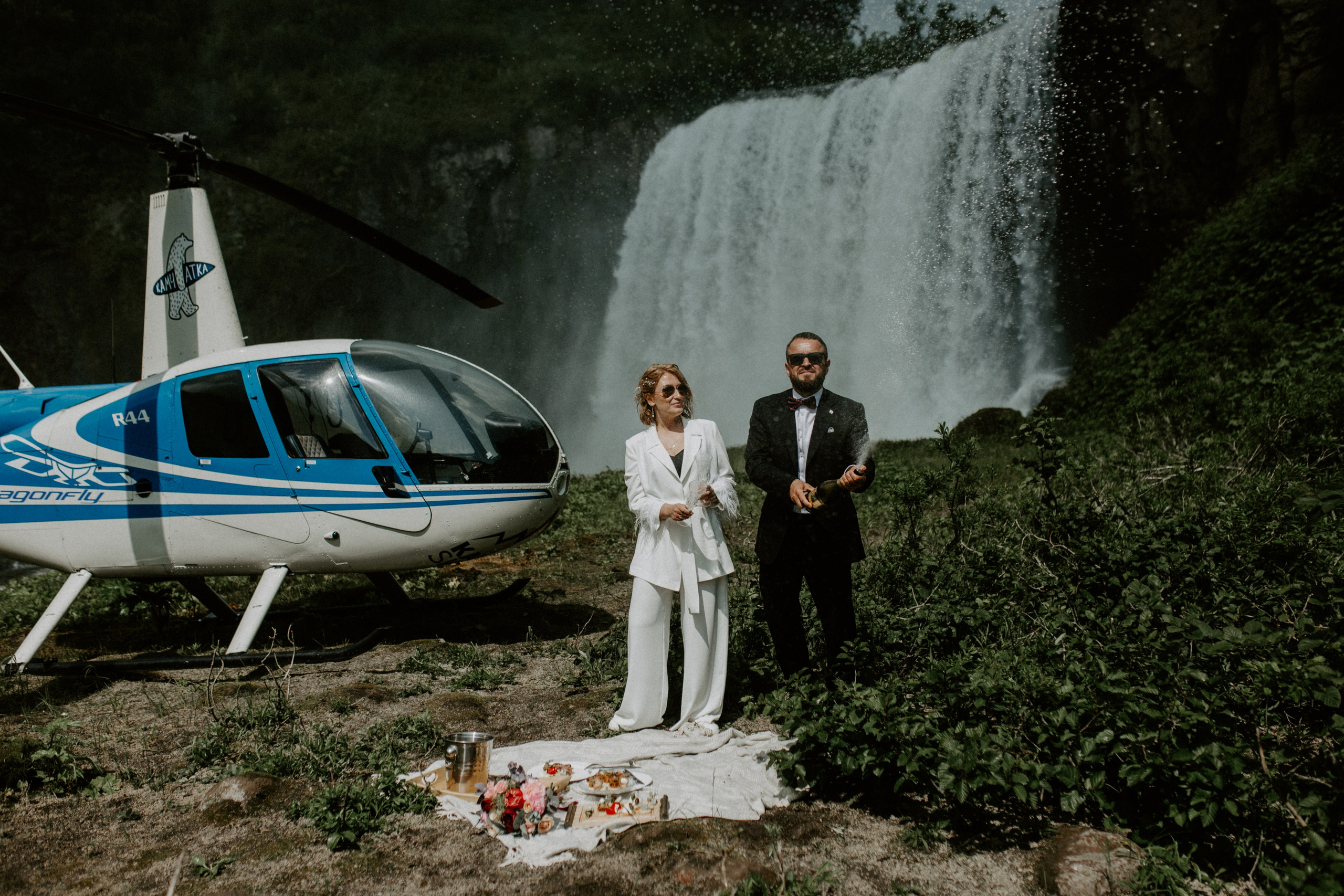 Ветролетный полет Вулкан Малый Семячик. Свадебное фото и видео на Камчатке. Туристические маршруты