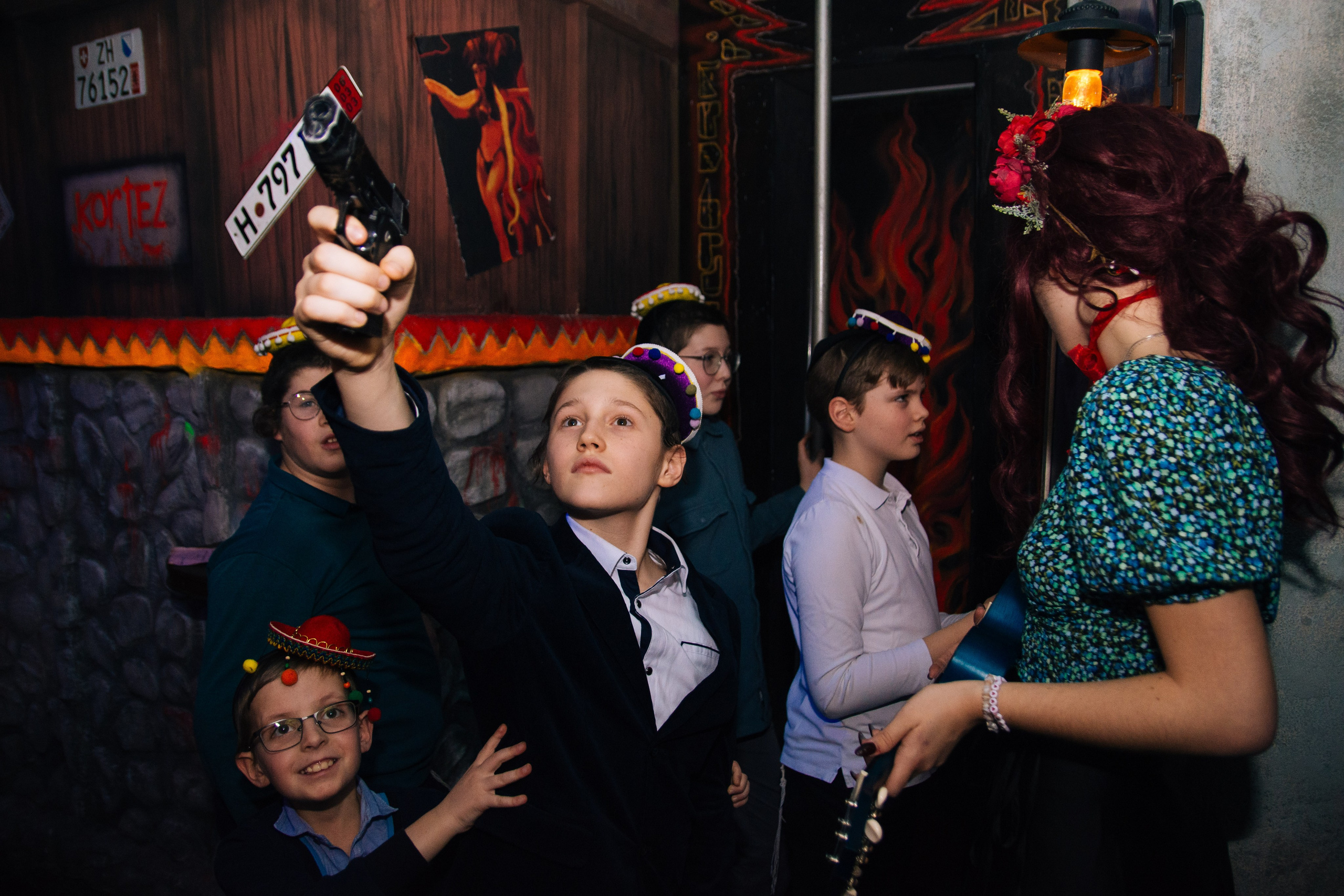 Квест в Нелогике. Фотограф в Москве. Индивидуальные и парные съёмки, мероприятия, промо-съёмки для артистов